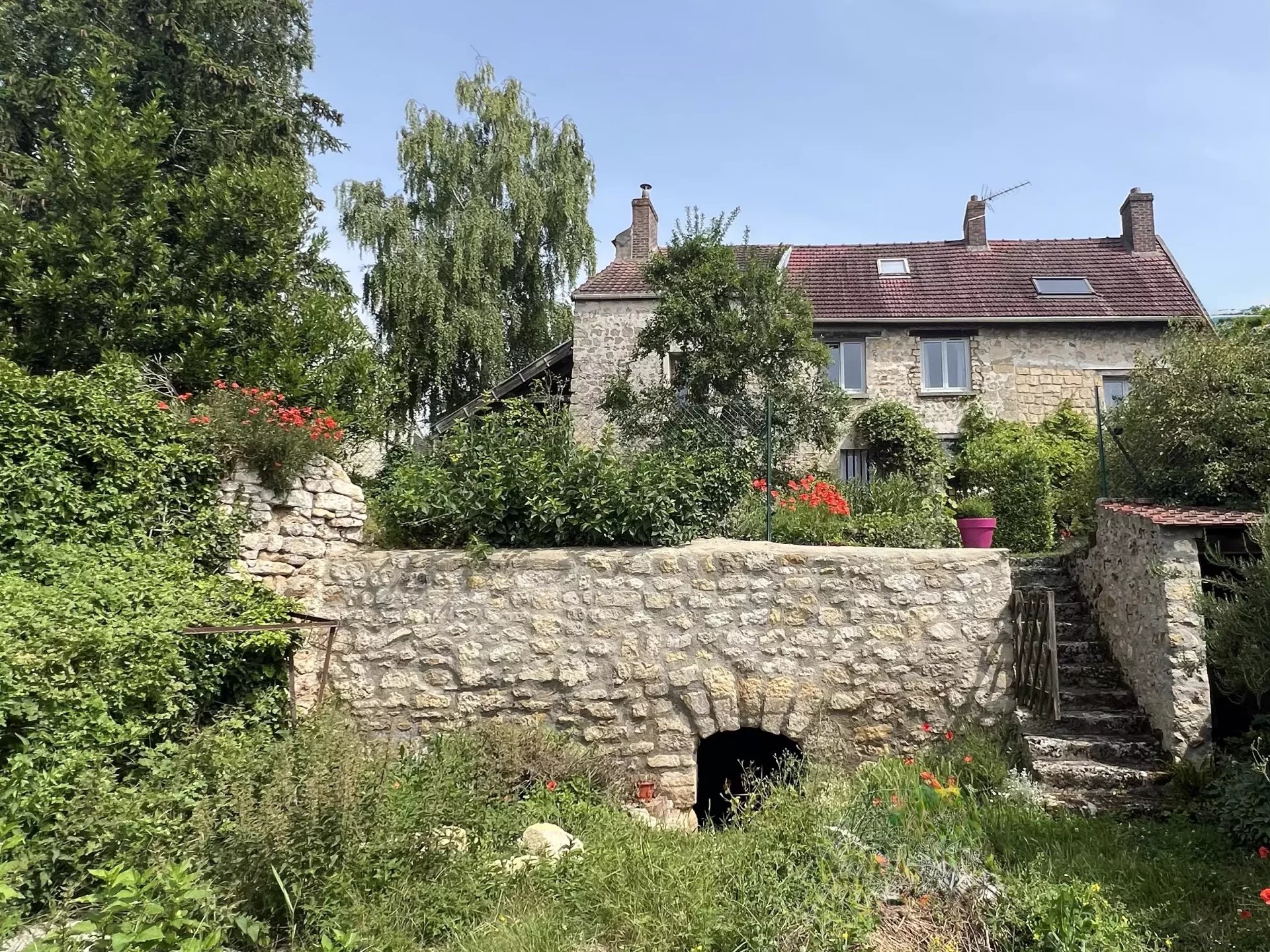 maison-9 pièces-dépendances-terrain de 985 m2