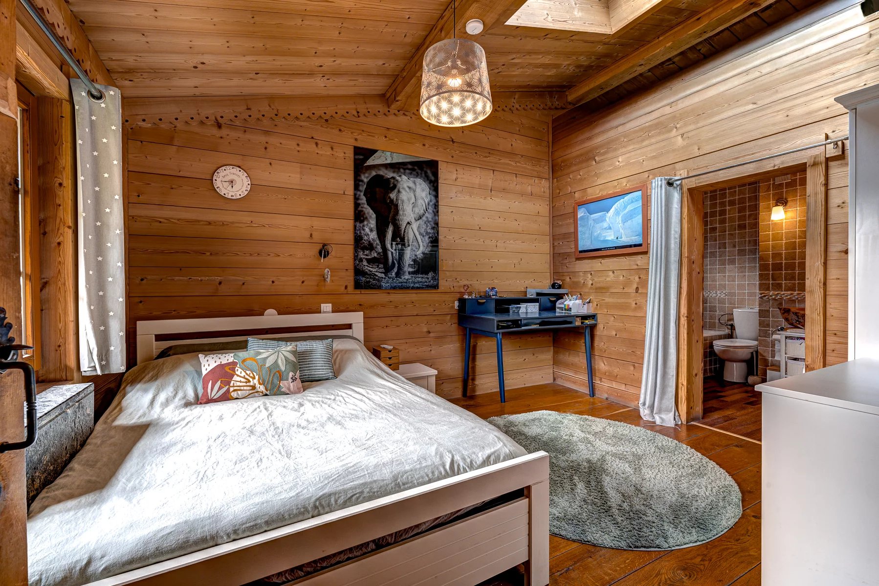 Photo of LES BOSSONS - A large, 4-bedroom chalet with independent apartment in les Bossons, Chamonix