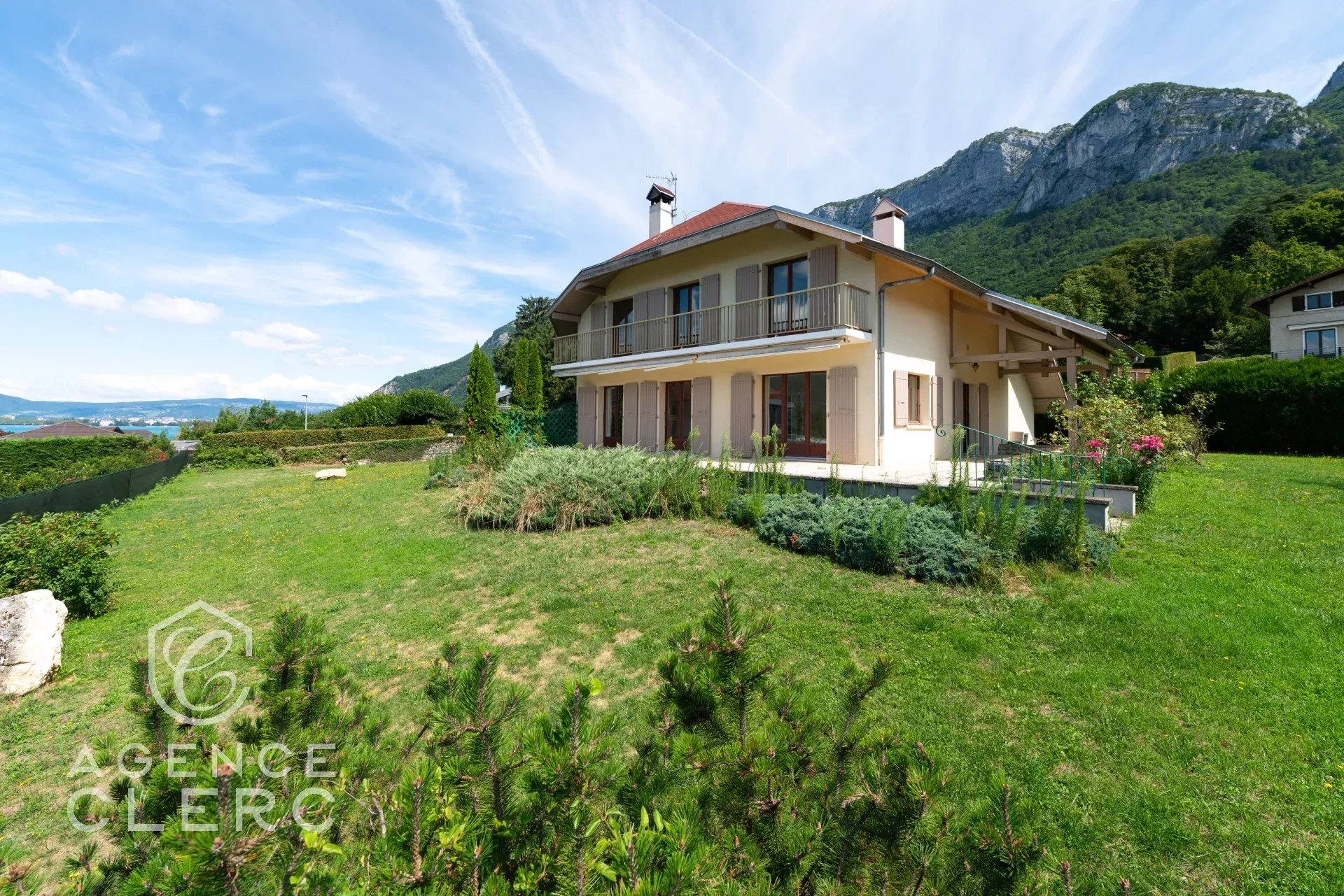 4 Bedroom Villa/Townhouse's Image 5