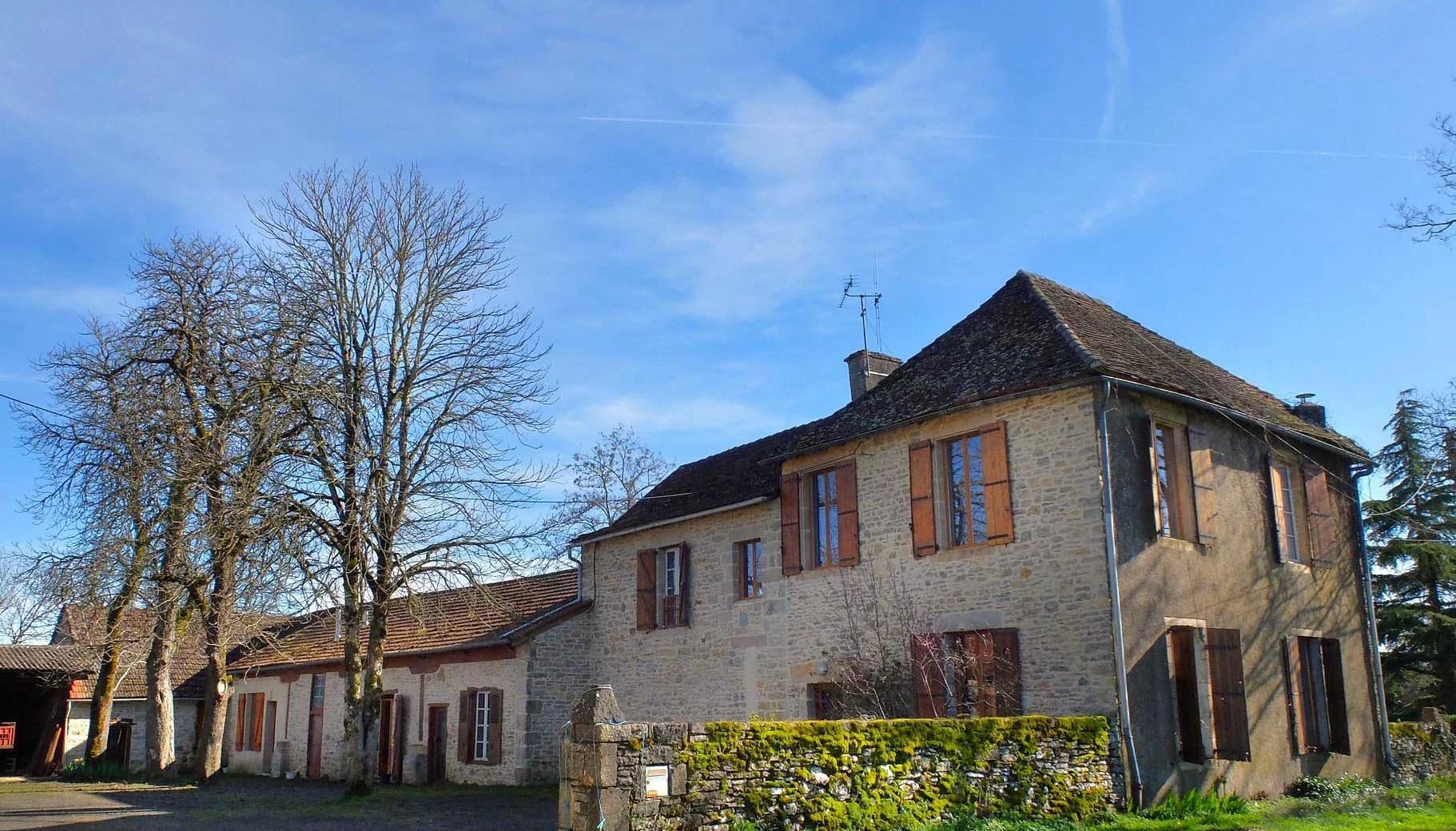 32330