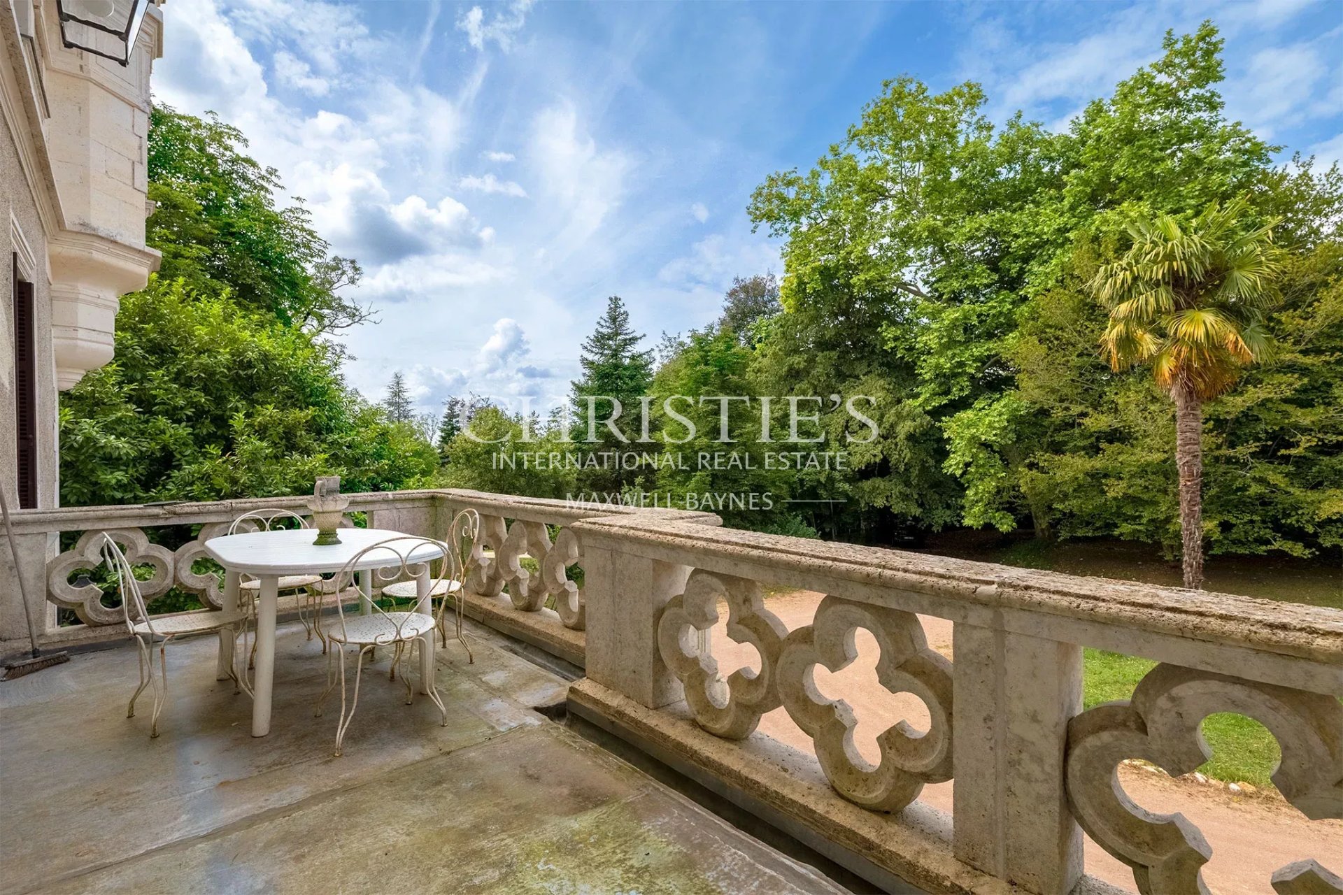 9 Bedroom Chateau's Image 20