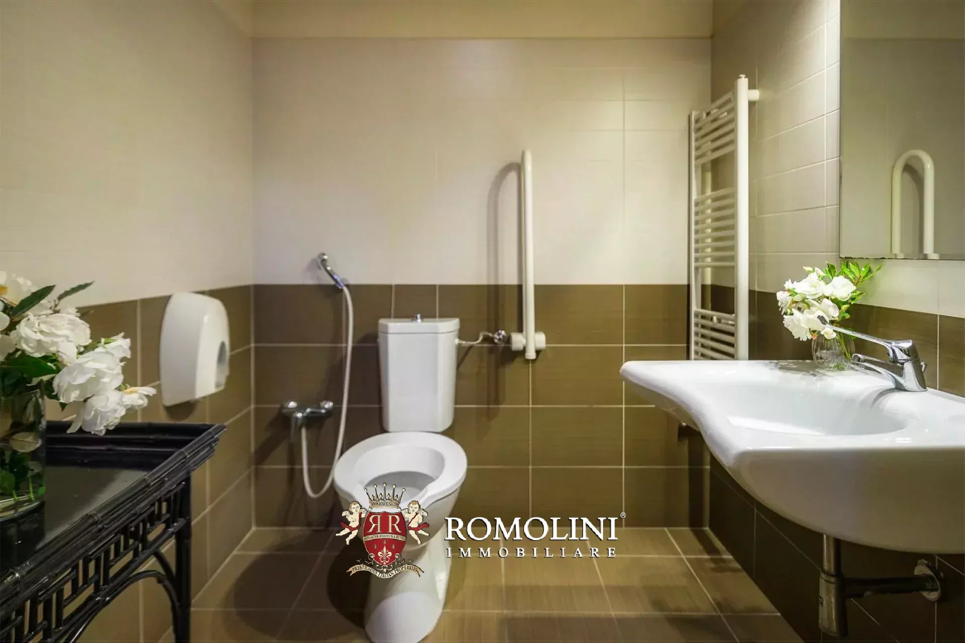 9 Bedroom Villa/Townhouse's Image 15