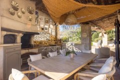 Charming Renovated Property with Guest Suites and Wellness Area — photo 3 of 7