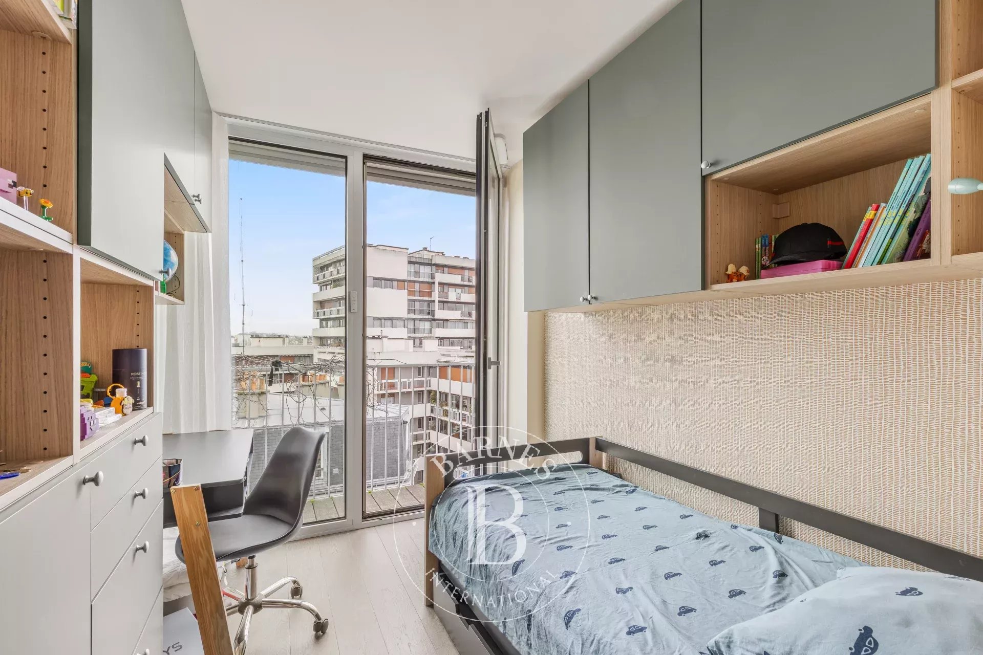 Paris  - Apartment 3 Bedrooms - picture 12
