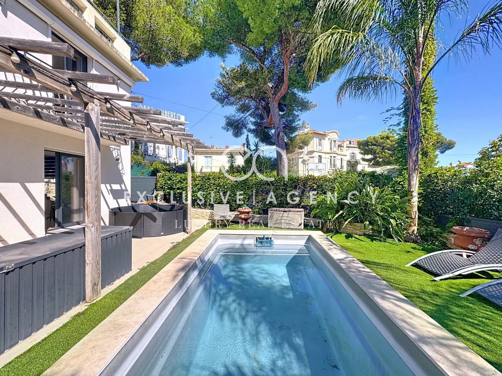 CANNES CENTRE MAISON 5 PIECES 140m² AVEC PISCINE