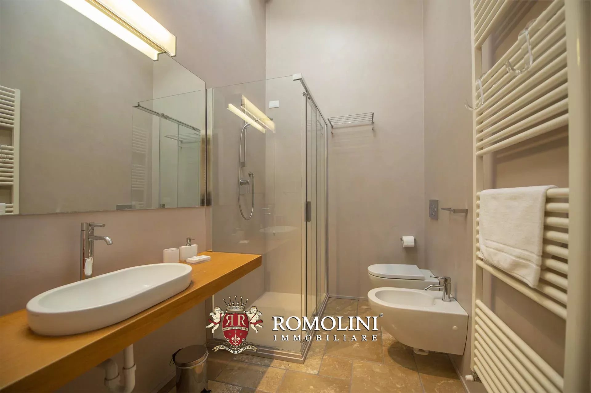 11 Bedroom Vineyard's Image 90