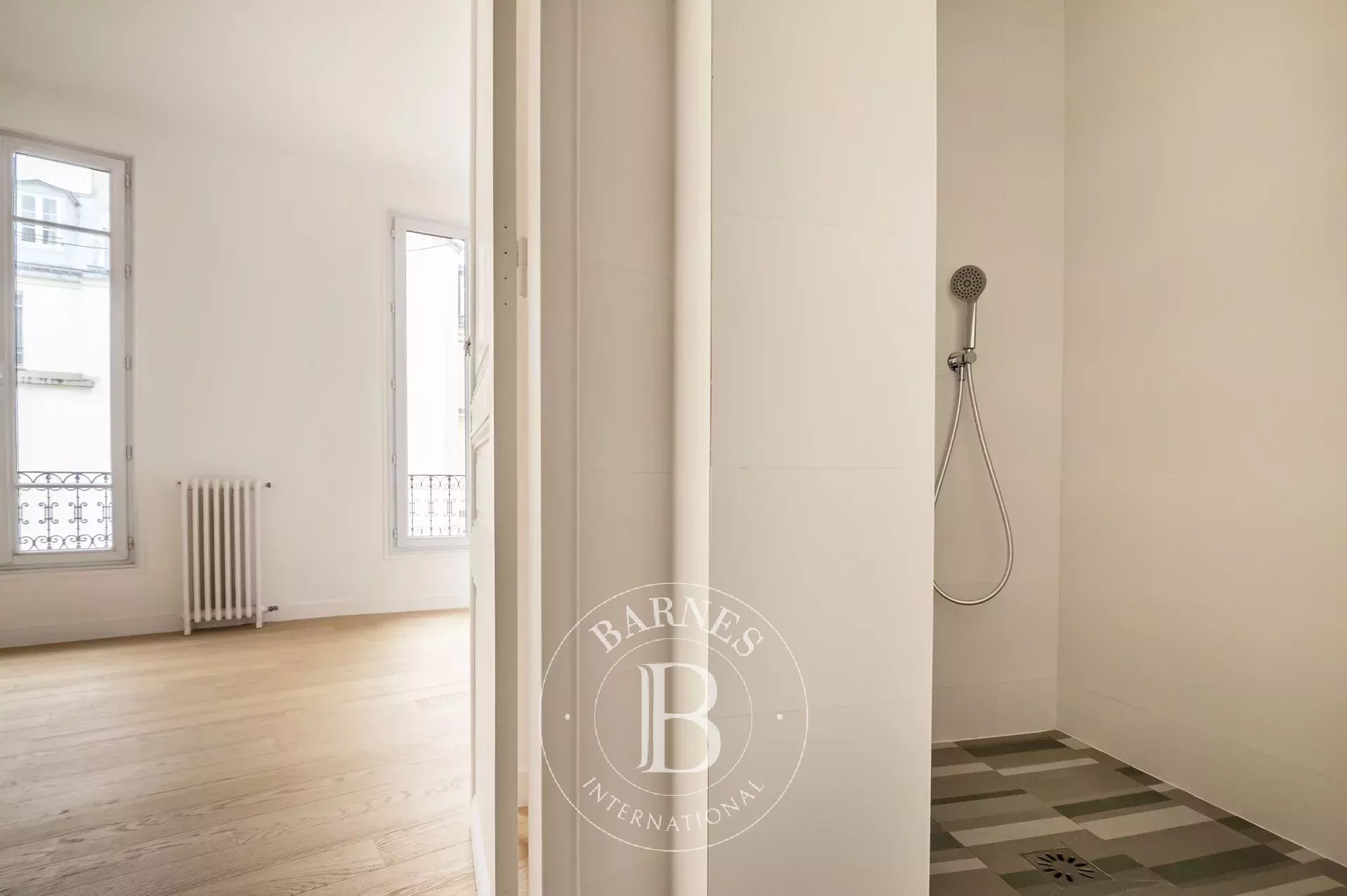 Exclusivity - Paris 8 - Monceau -  2 bedrooms / 2 shower rooms - Fully renovated - picture 9