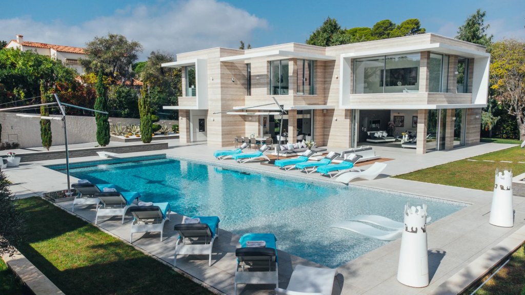 Villa for sale in Antibes — Modern Luxury Villa for Sale in Cap d'Antibes | Family Estate