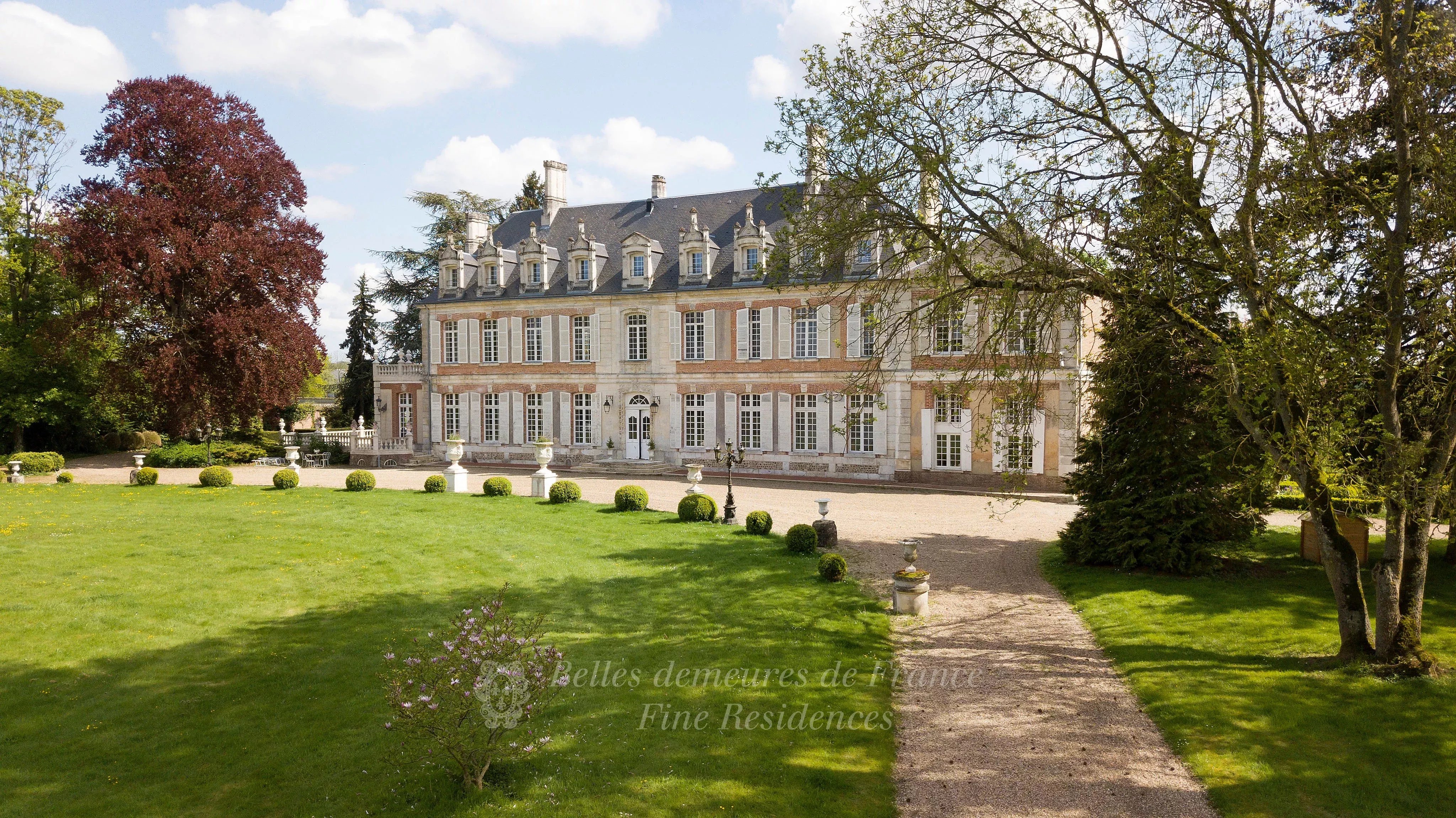 Sale Castle Louviers