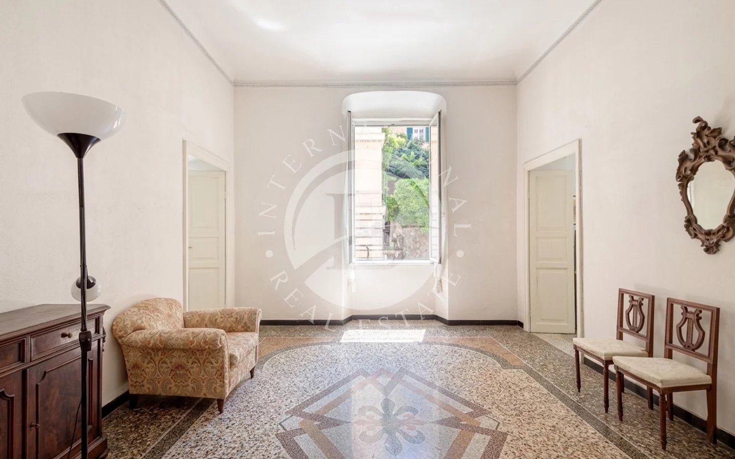 Apartment in Genoa - Image 4