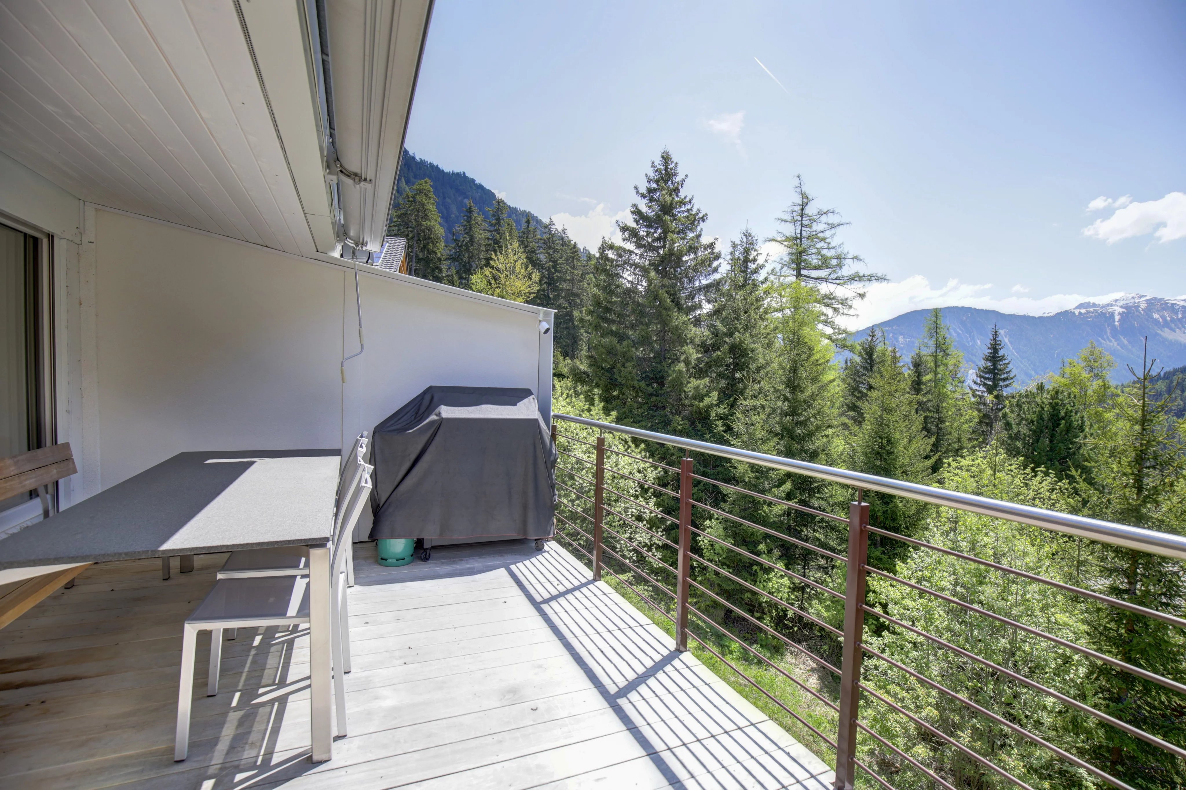 Au cœur de la forêt, belle maison mitoyenne à Champex-Lac !