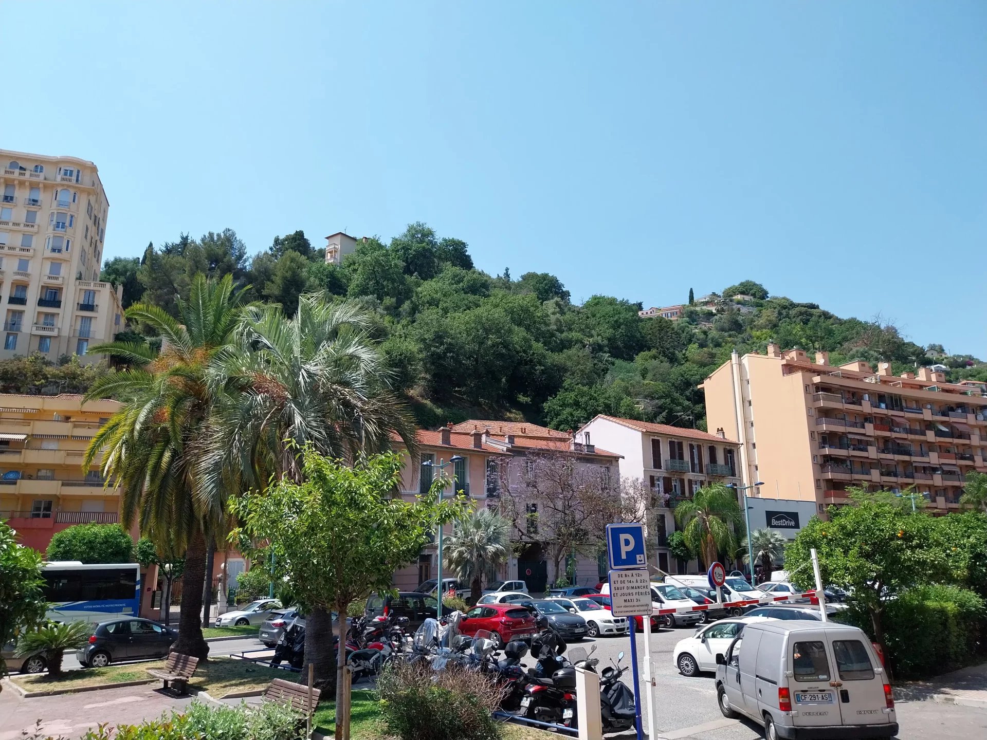 MENTON GARE ROUTIERE - Appartement deux pièces idéal investissement ou premier achat - Photo 5