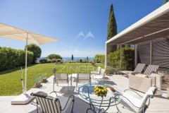 Exceptional 5-room flat – garden – 4 garages — photo 1 of 7