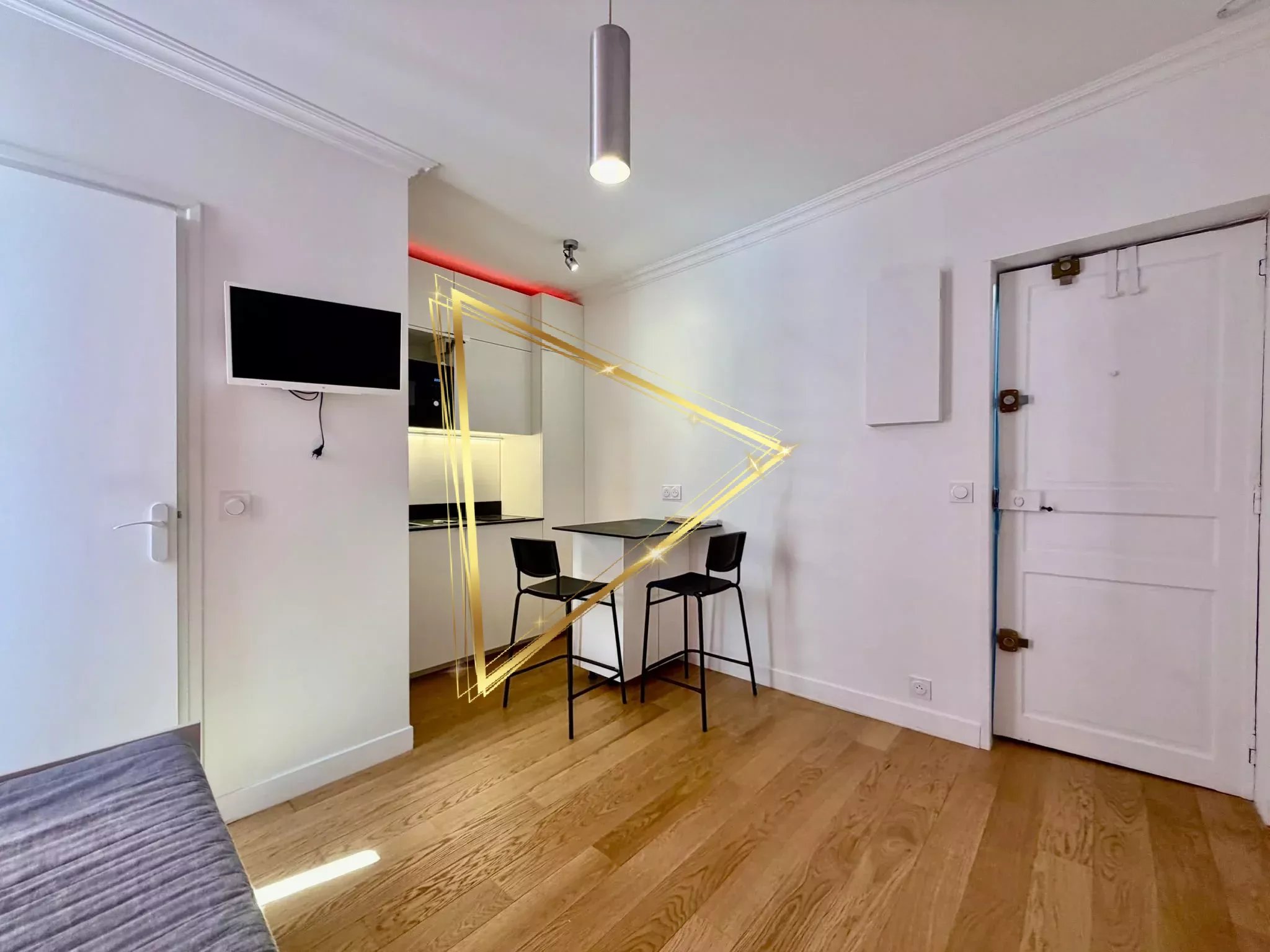 Studio refait à neuf au pied de Montmartre !
