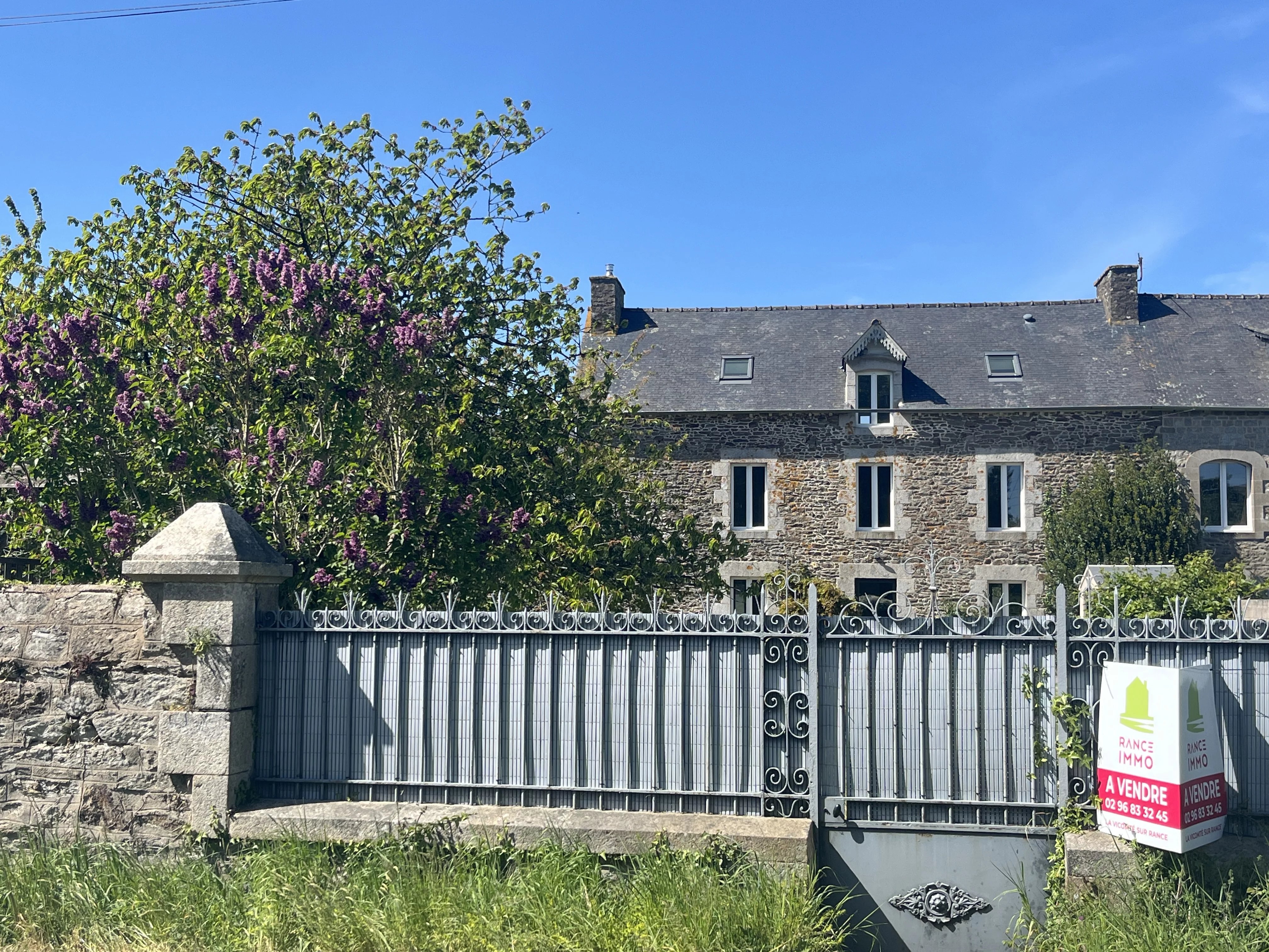 EXCLUSIVITE Rance IMMO – Le charme de la pierre, l’esprit de famille, la lumière du Sud