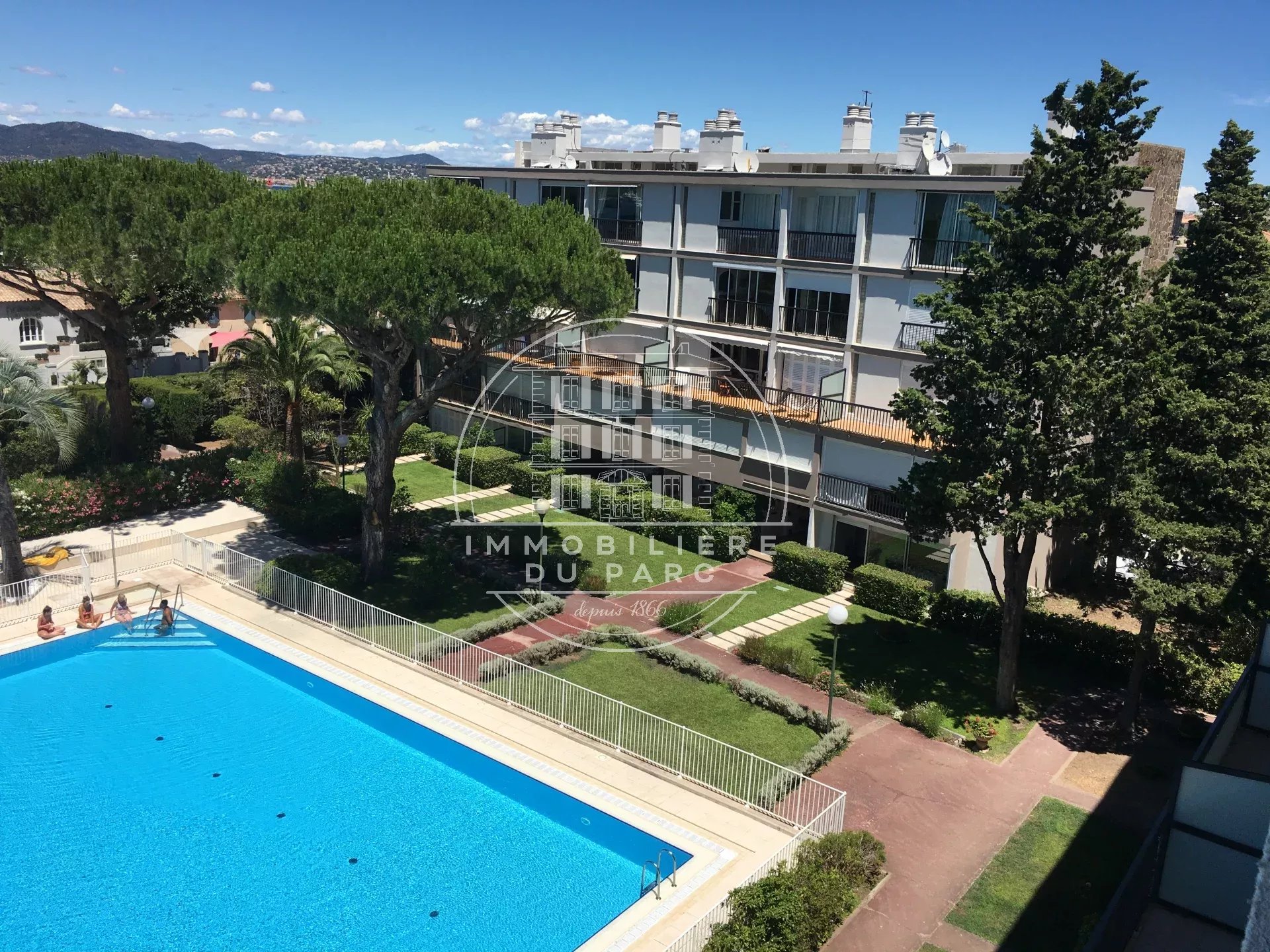 Agence immobilière de 