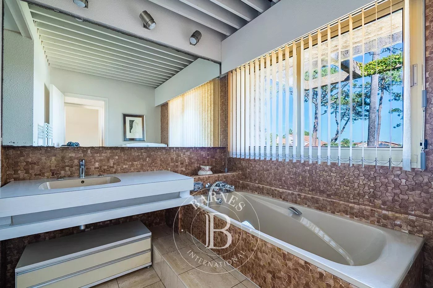 Exclusive - Lido de la Marana.  4-bedroom villa. swimming pool. tennis court. beach on foot - picture 12