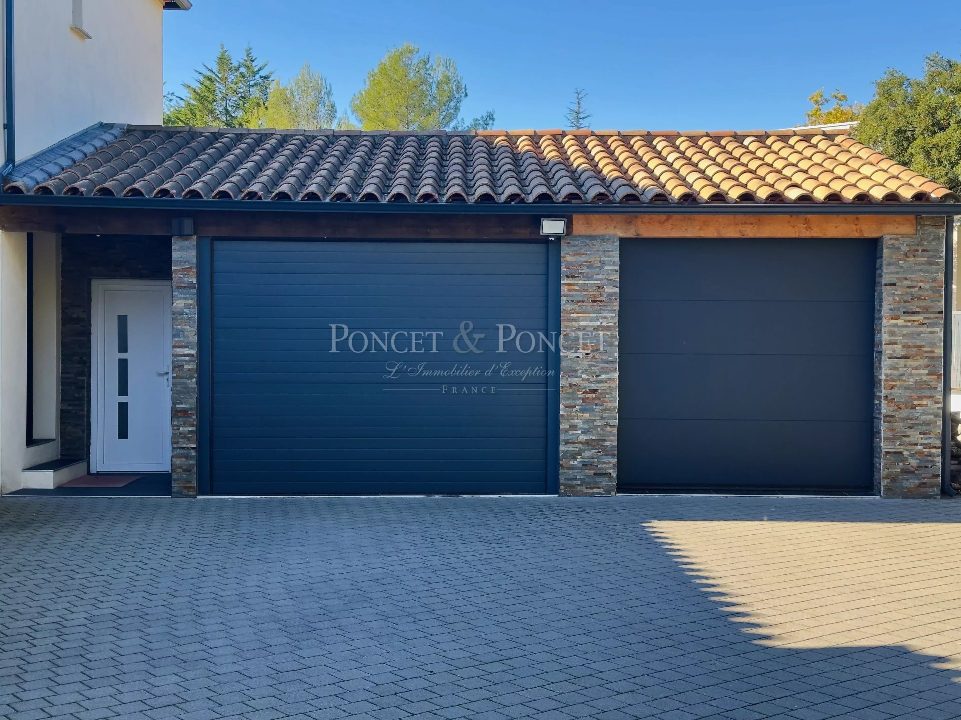 5 Bedroom Villa/Townhouse's Image 11