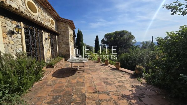 Villa in a peaceful and secluded setting Mouans-sartoux — photo 2