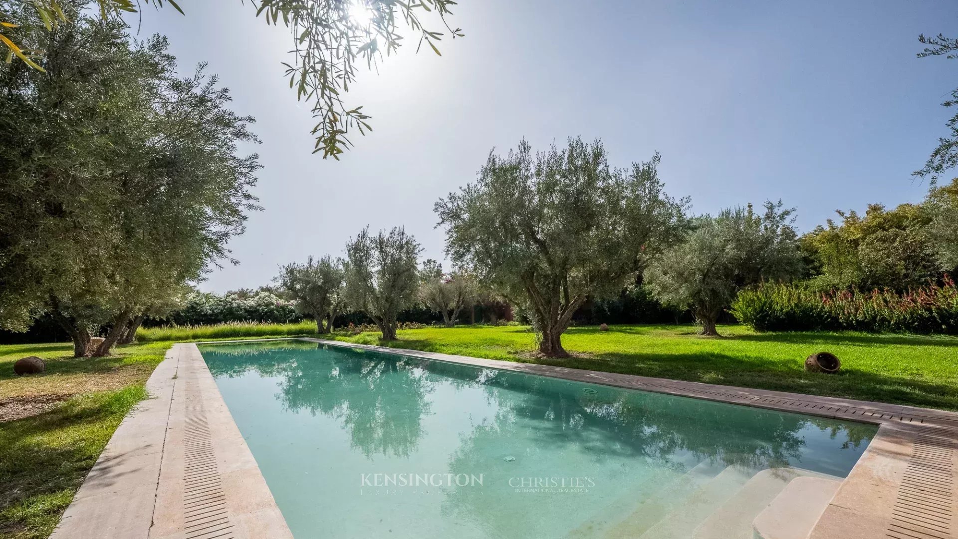 6 Bedroom Villa/Townhouse's Image 6