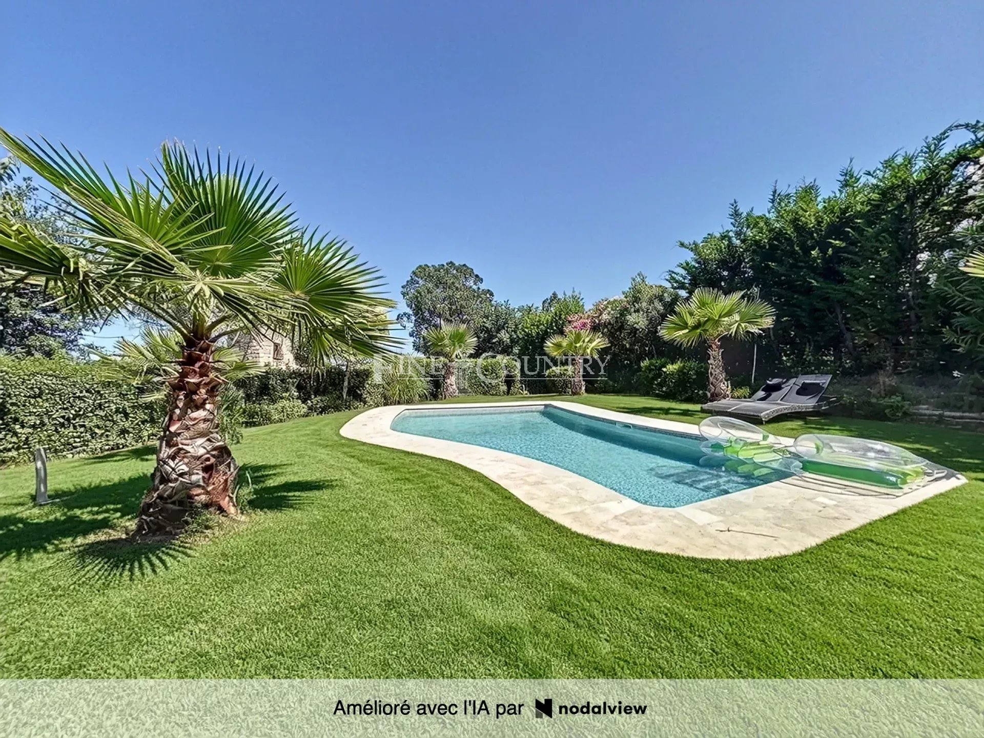 Photo of Villa for sale in Mandelieu in private domain with partial sea view