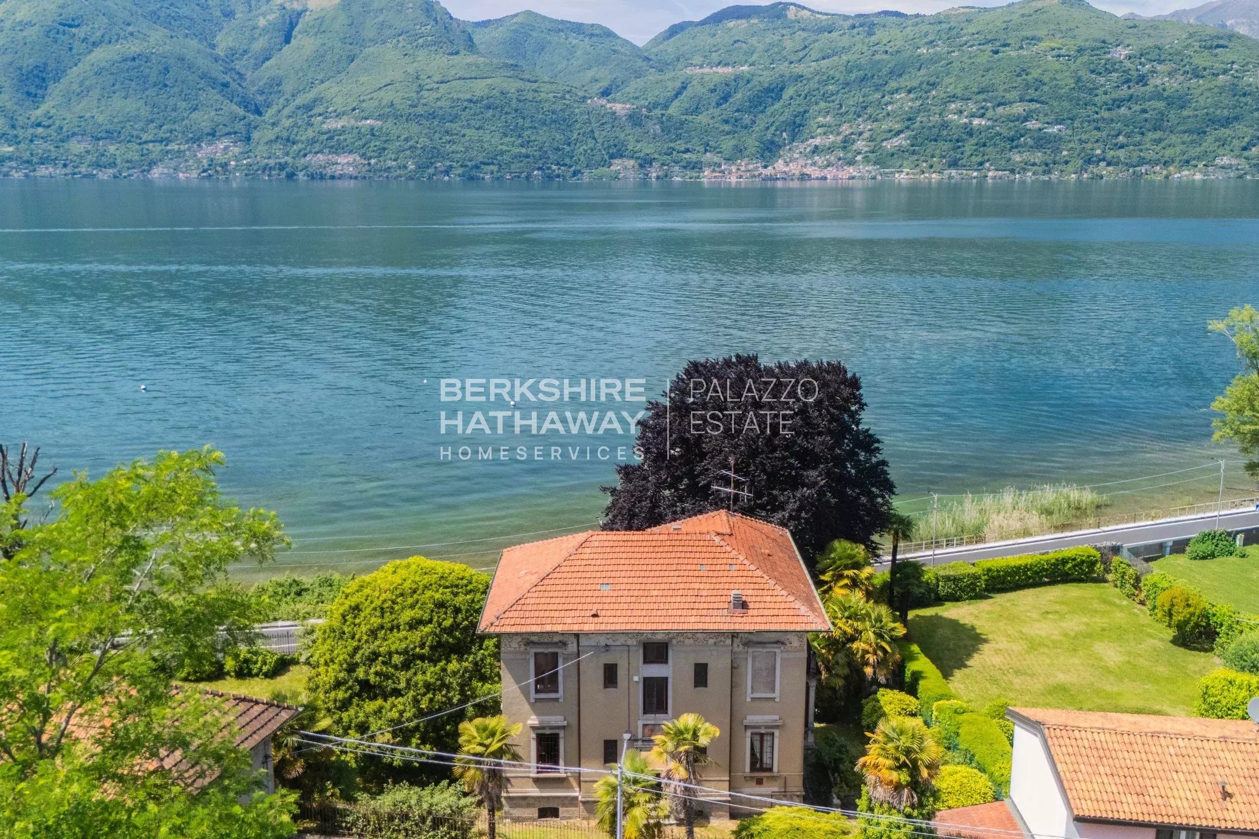 Villa in Germignaga - view 1