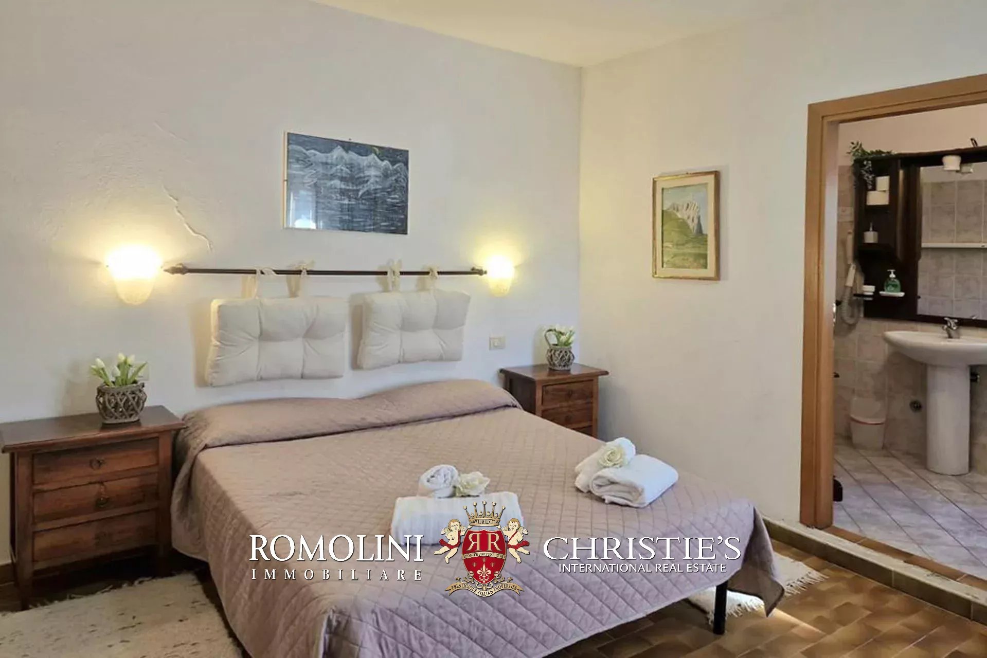 11 Bedroom Villa/Townhouse's Image 21
