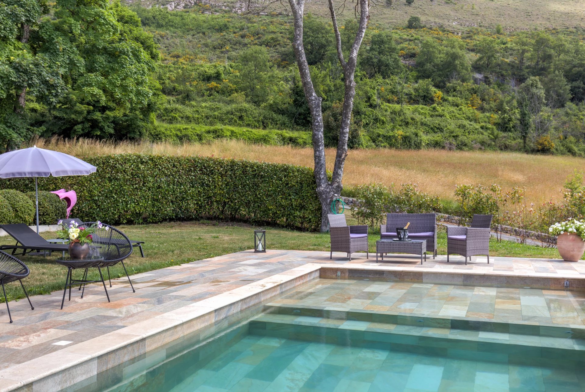 A charming period country house with panoramic sea view 9