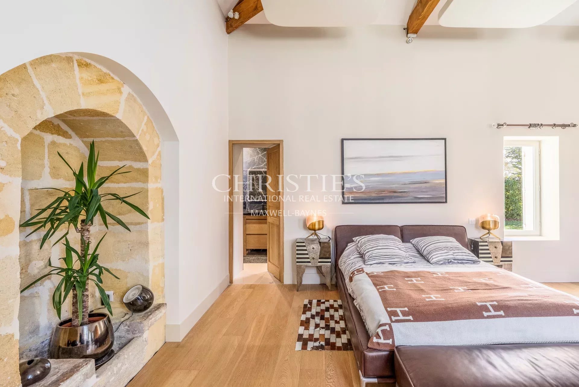 6 Bedroom Villa/Townhouse's Image 10