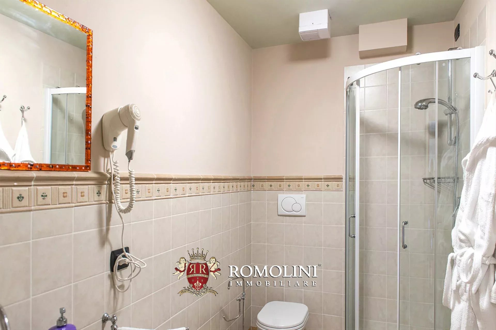 10 Bedroom Villa/Townhouse's Image 32