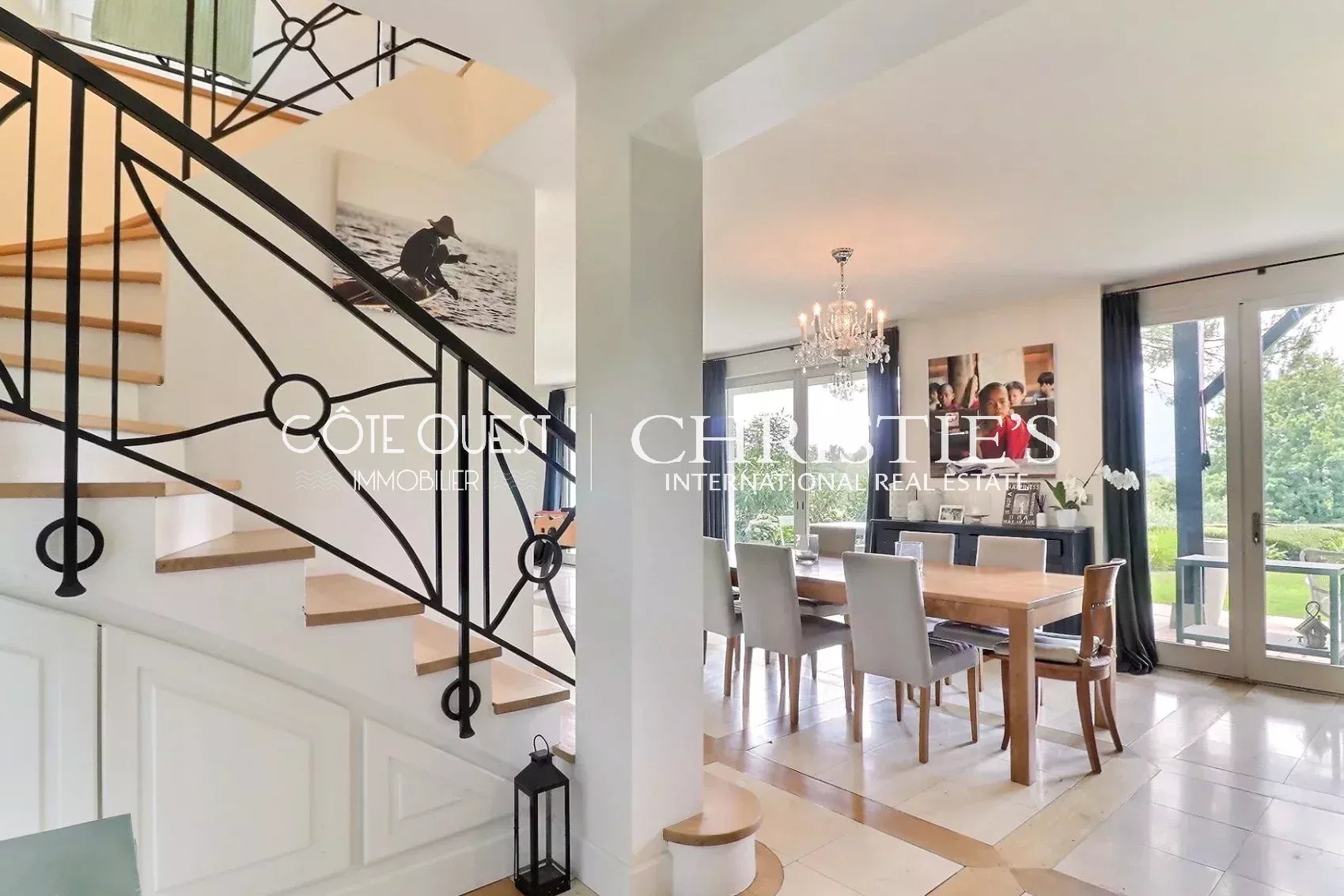 6 Bedroom Villa/Townhouse's Image 7