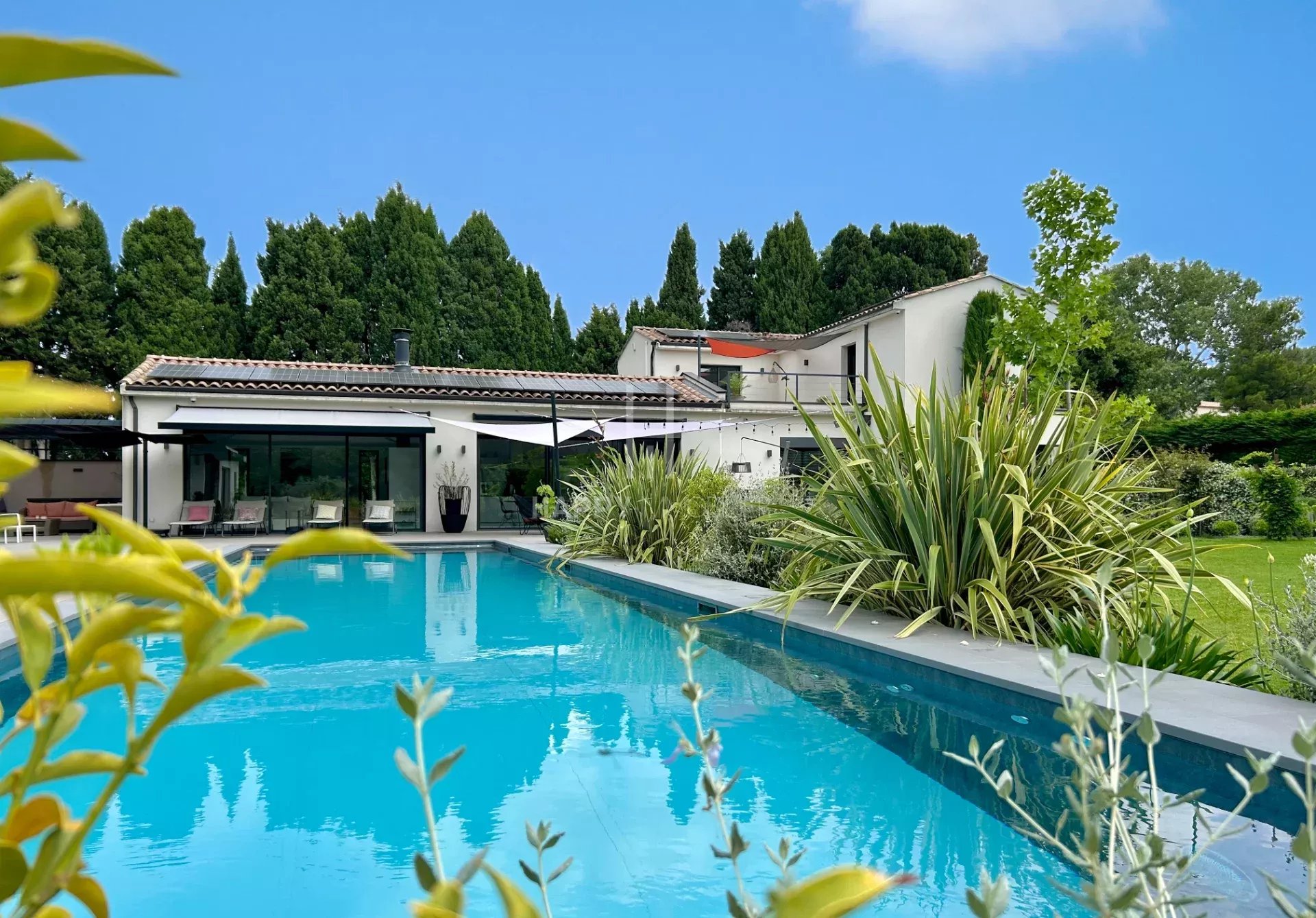 St Rémy de Provence : Propriété contemporaine