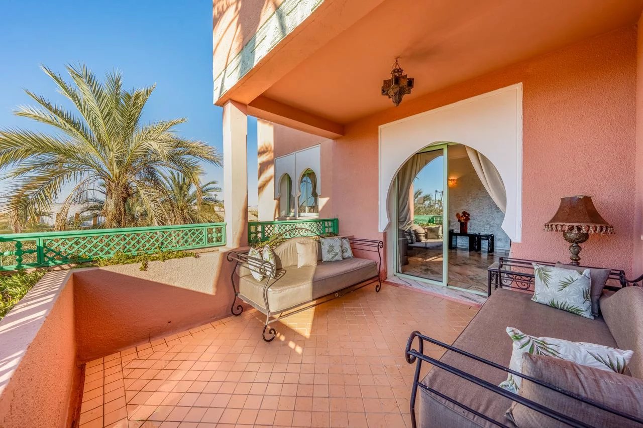 MAGNIFICENT 211 M² DUPLEX IN THE PALMERAIE – 3 BEDROOMS, TERRACE AND GOLF VIEW