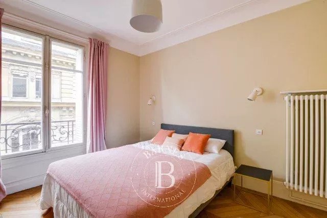 Daire Paris 8ème - picture 7