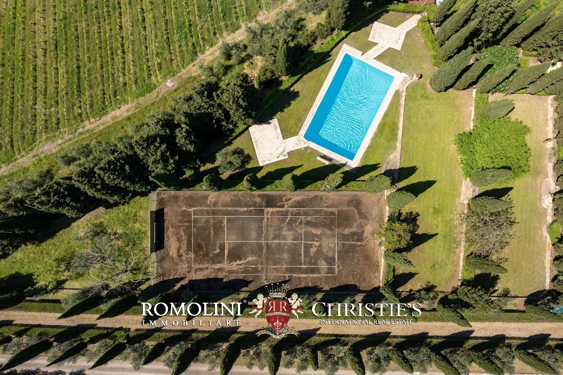 30 Bedroom Vineyard's Image 14