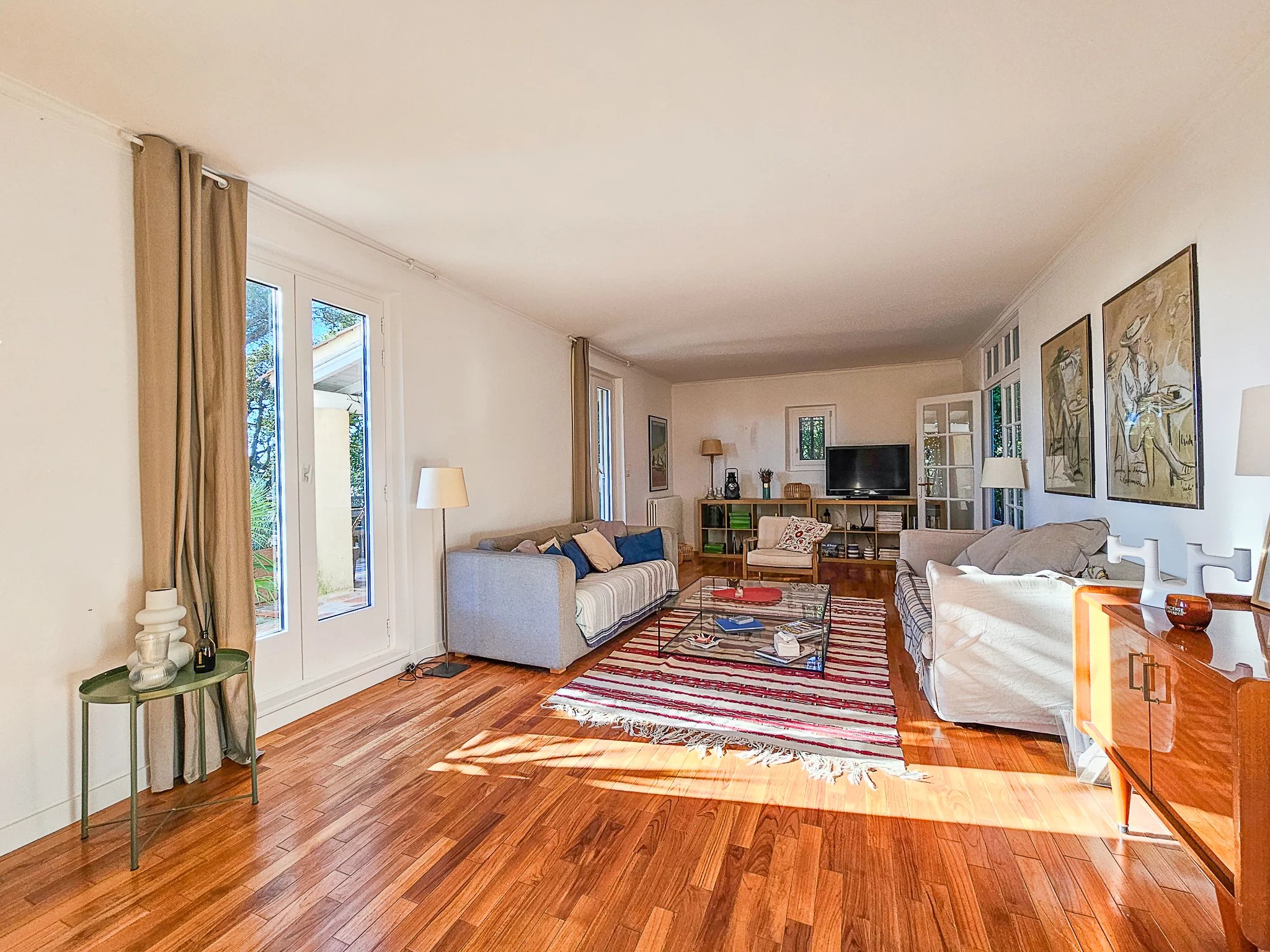 Belle propriété plein sud avec piscine et jardin arboré à Saint-Raphaël