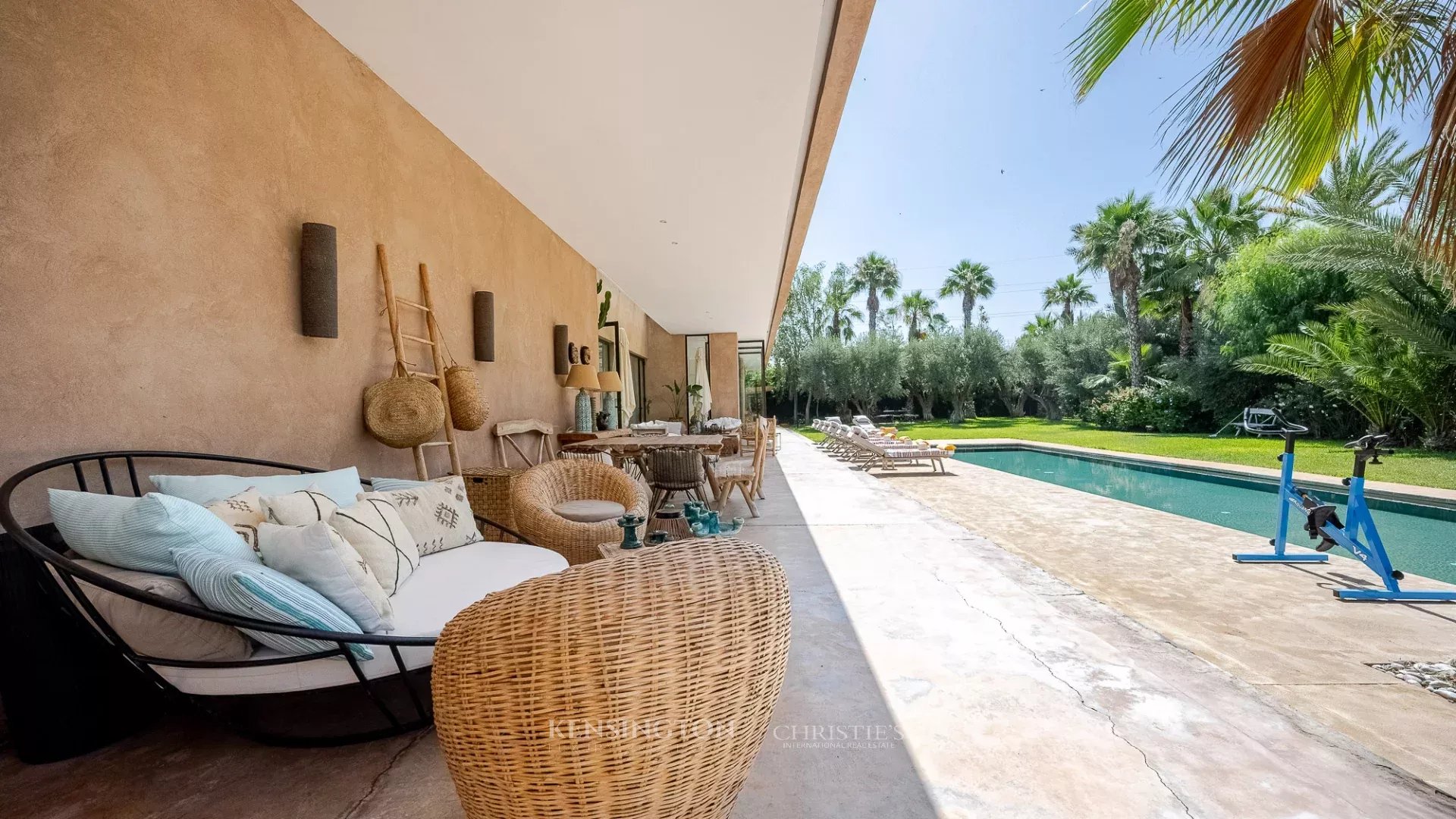 6 Bedroom Villa/Townhouse's Image 3