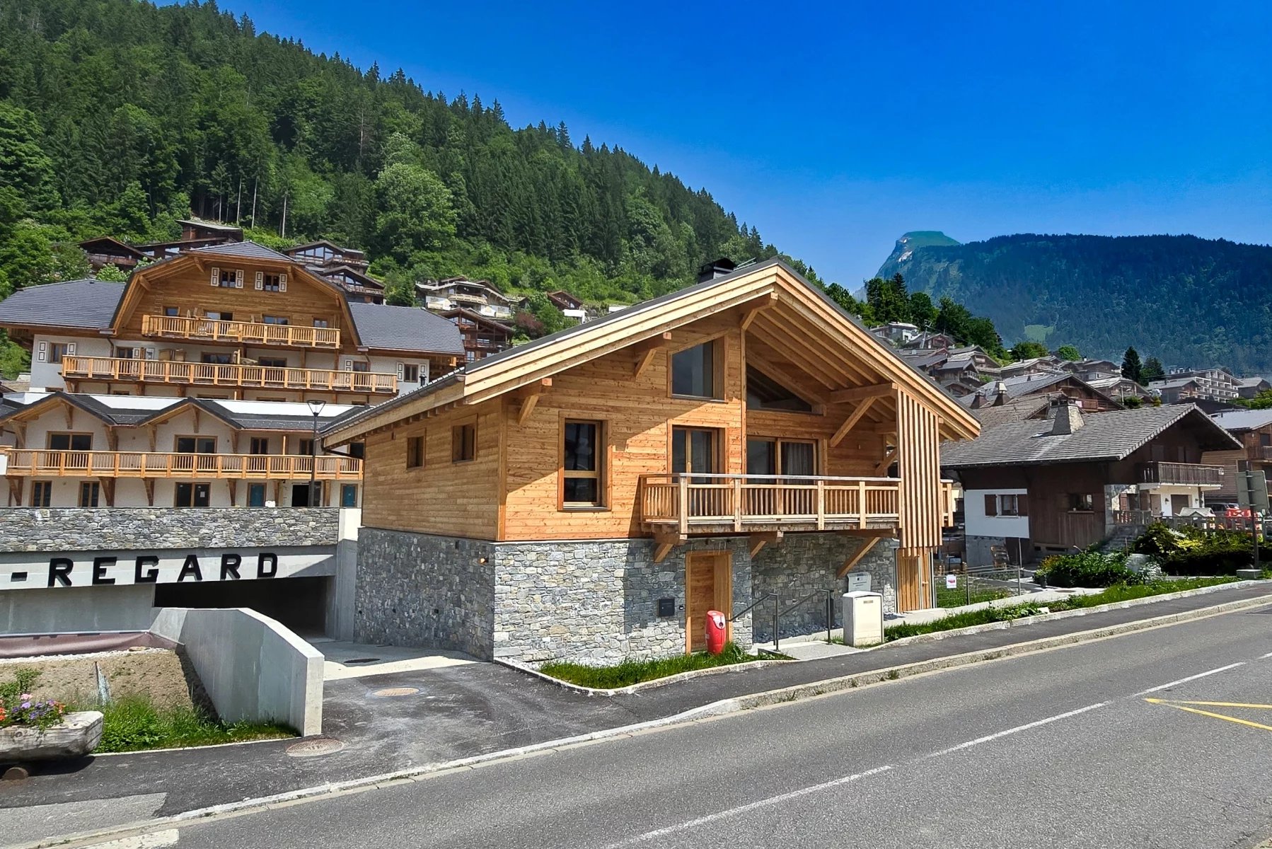 MORZINE - Superb new 5-bedroom chalet ideally located Accommodation in Chamonix