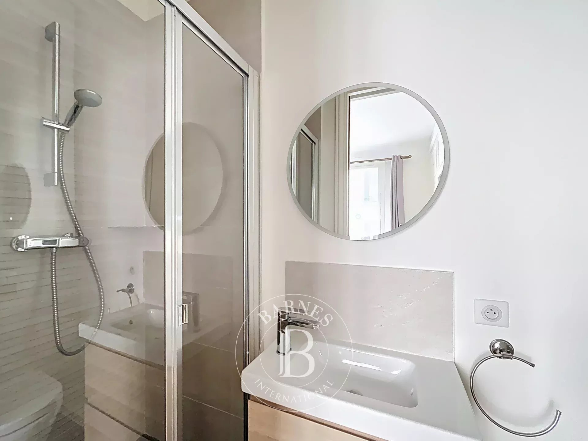 Daire Paris 8ème - picture 6