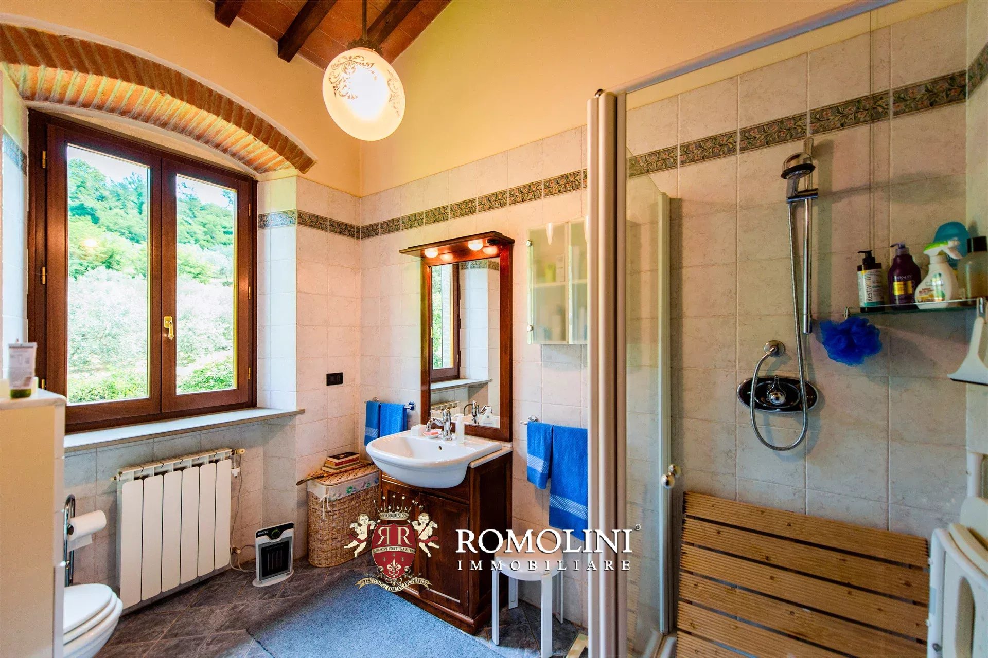 6 Bedroom Villa/Townhouse's Image 41