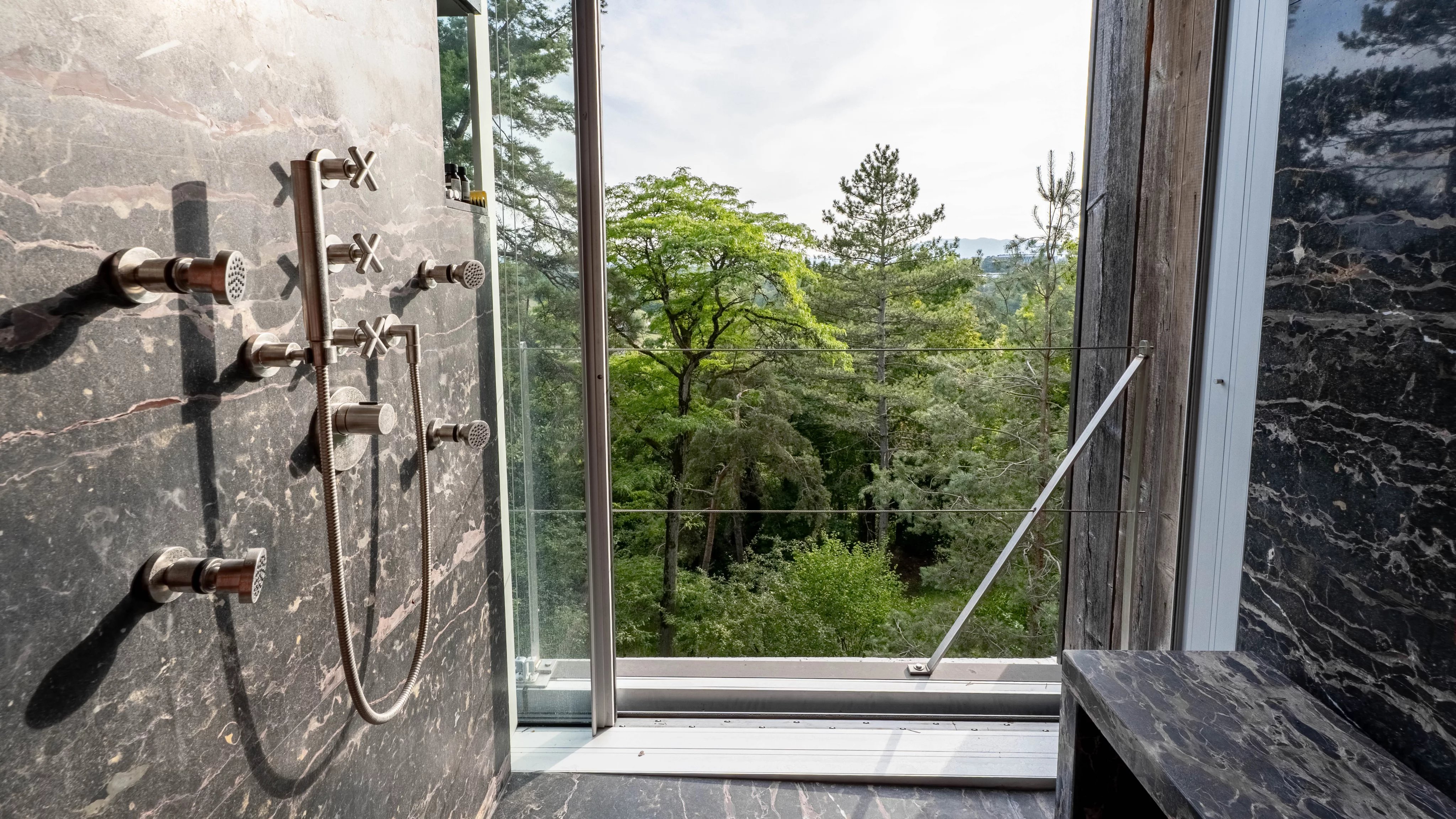Architect-designed home in Conches, surrounded by nature, light, and panoramic views