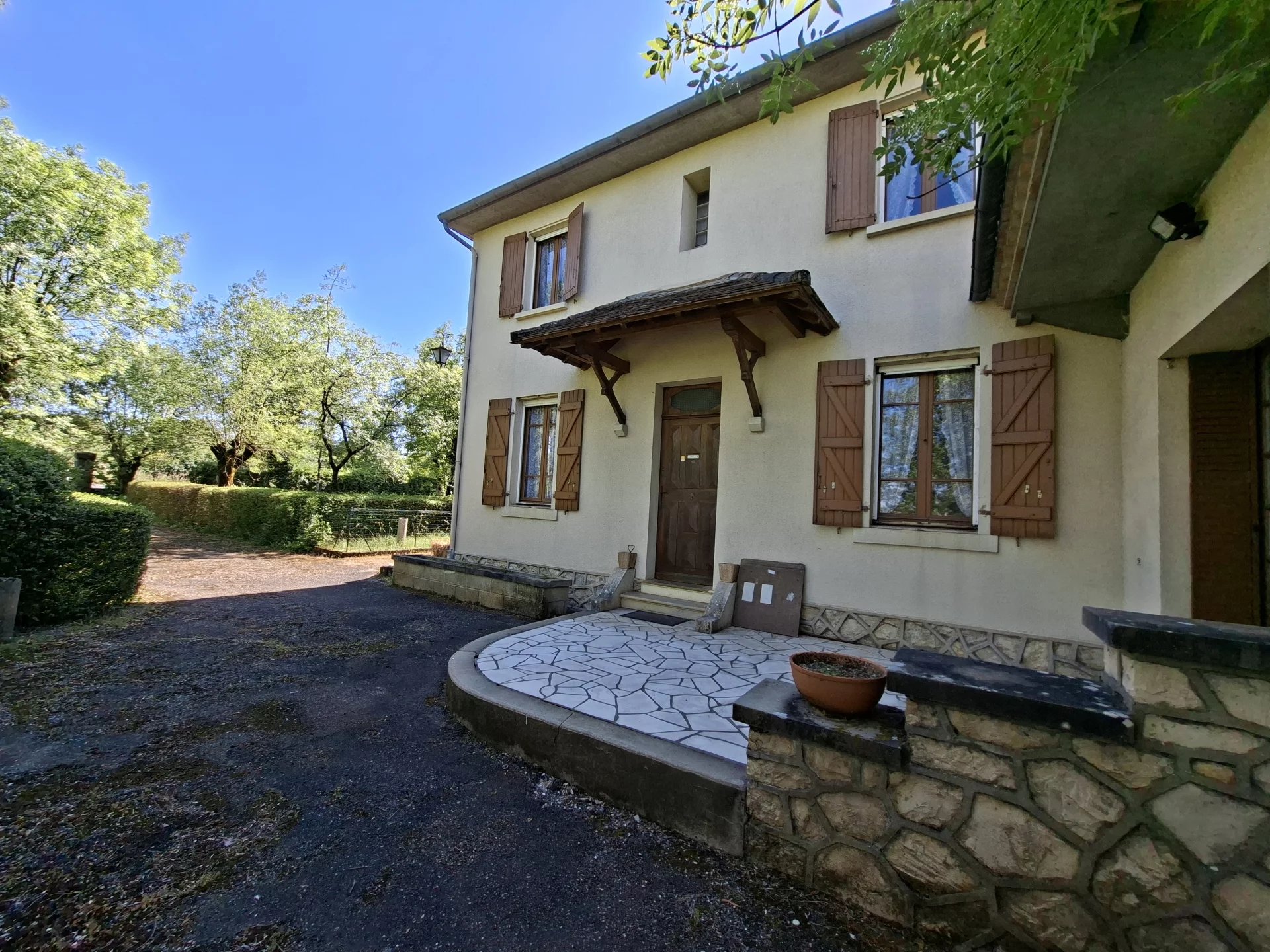 Maison et dépendances