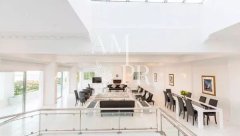 Luxury Villa Cannes: Panoramic 9-Bedroom Family Estate in Antibes — photo 3 of 7