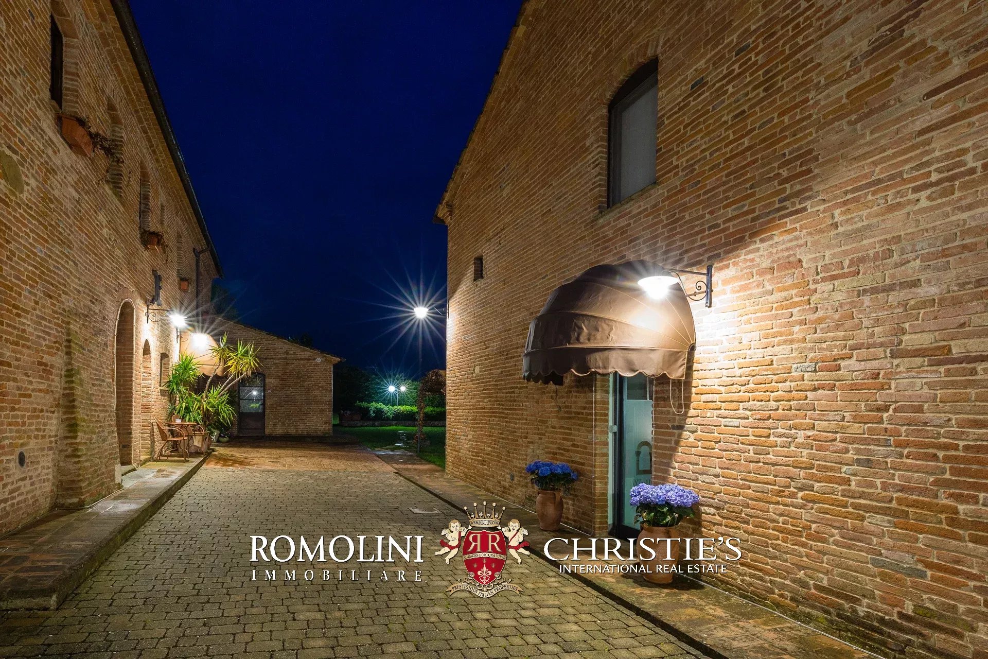 16 Bedroom Villa/Townhouse's Image 30