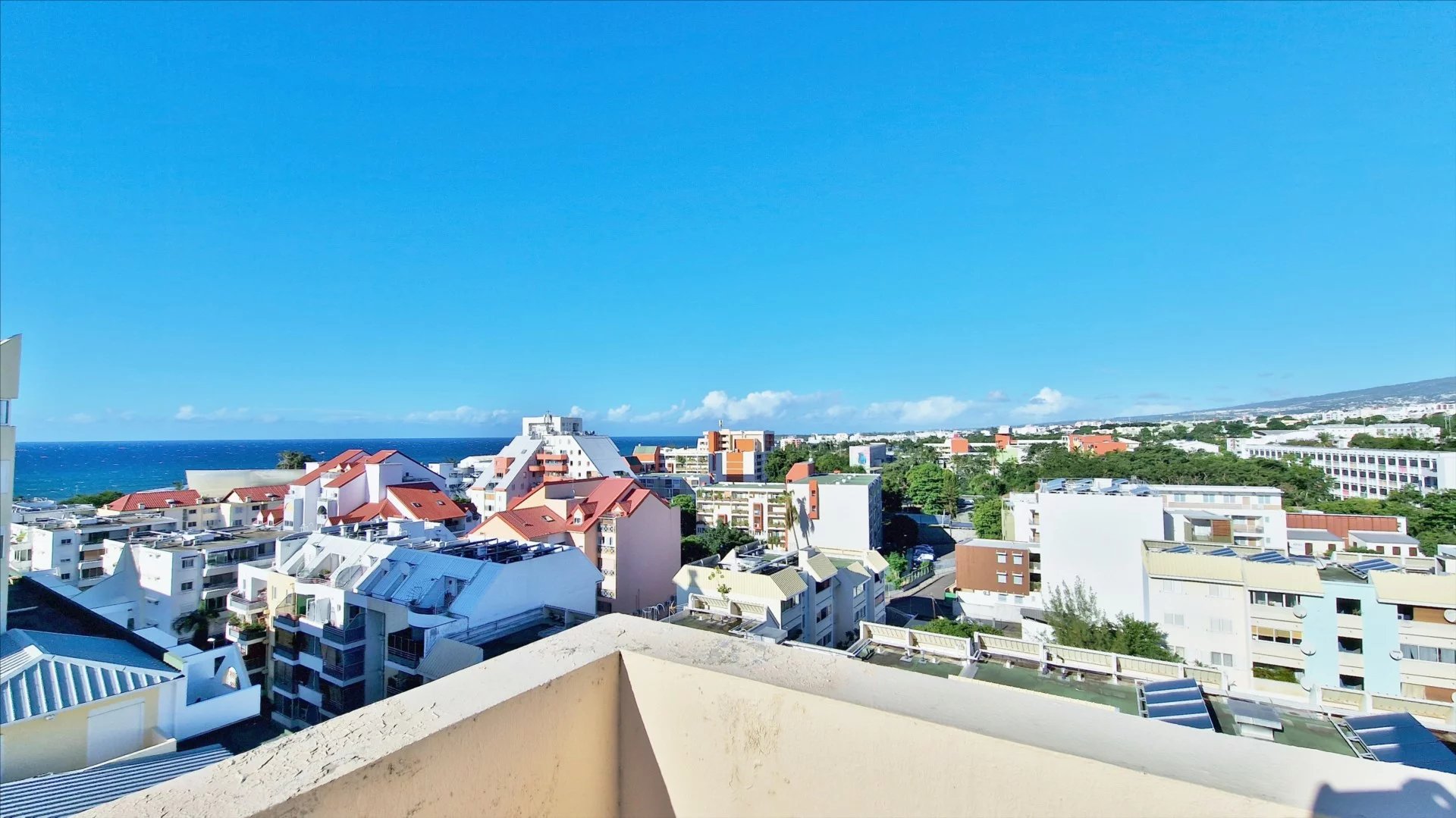 Exceptionnel studio, meublé, de 25m² avec vue panoramique mer et