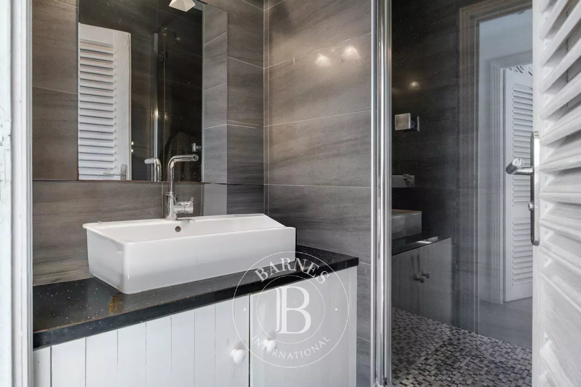 Bina Cassis - picture 11