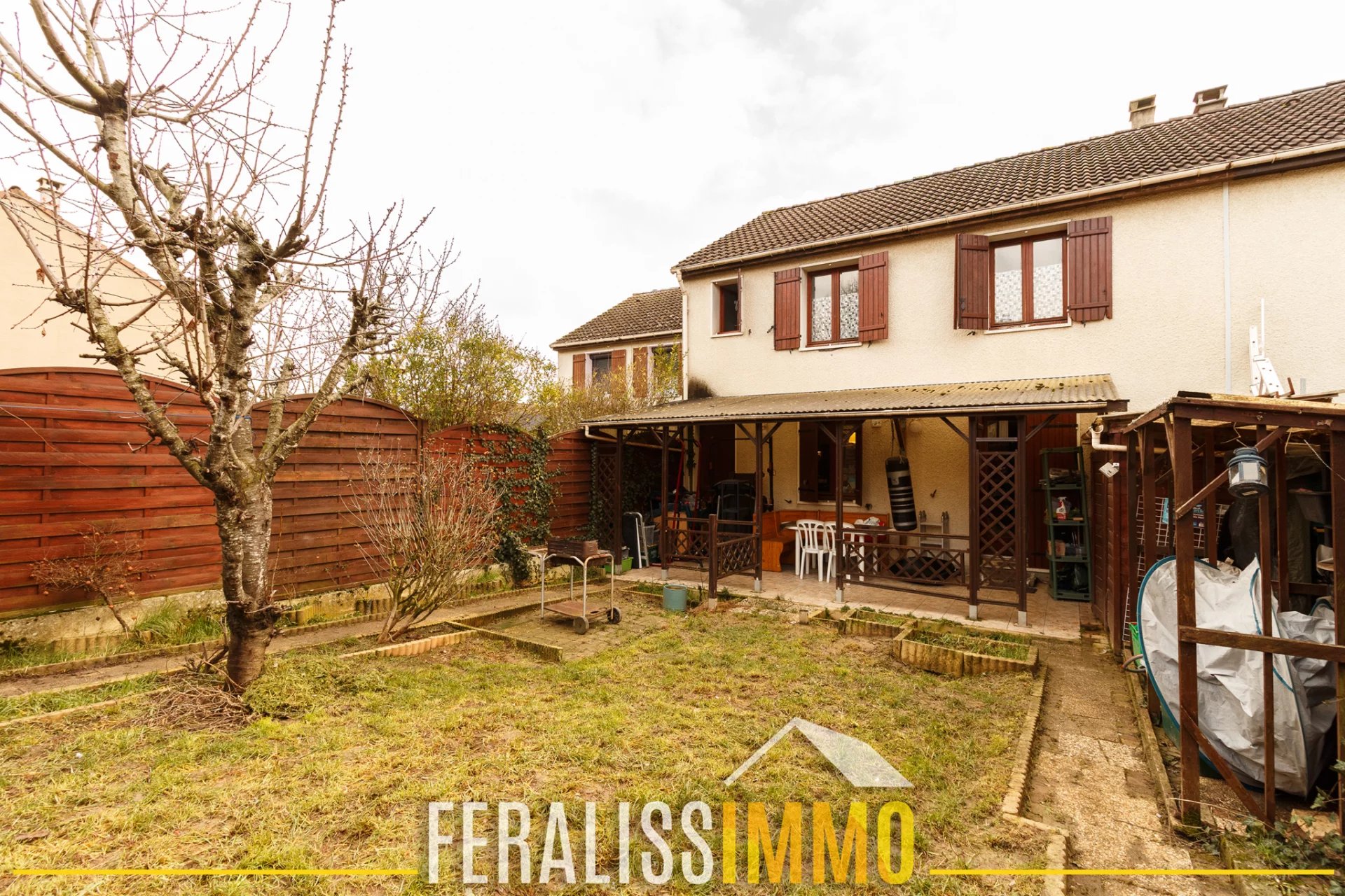 Maison 6 pièces avec garage et jardin au calme à Vauréal