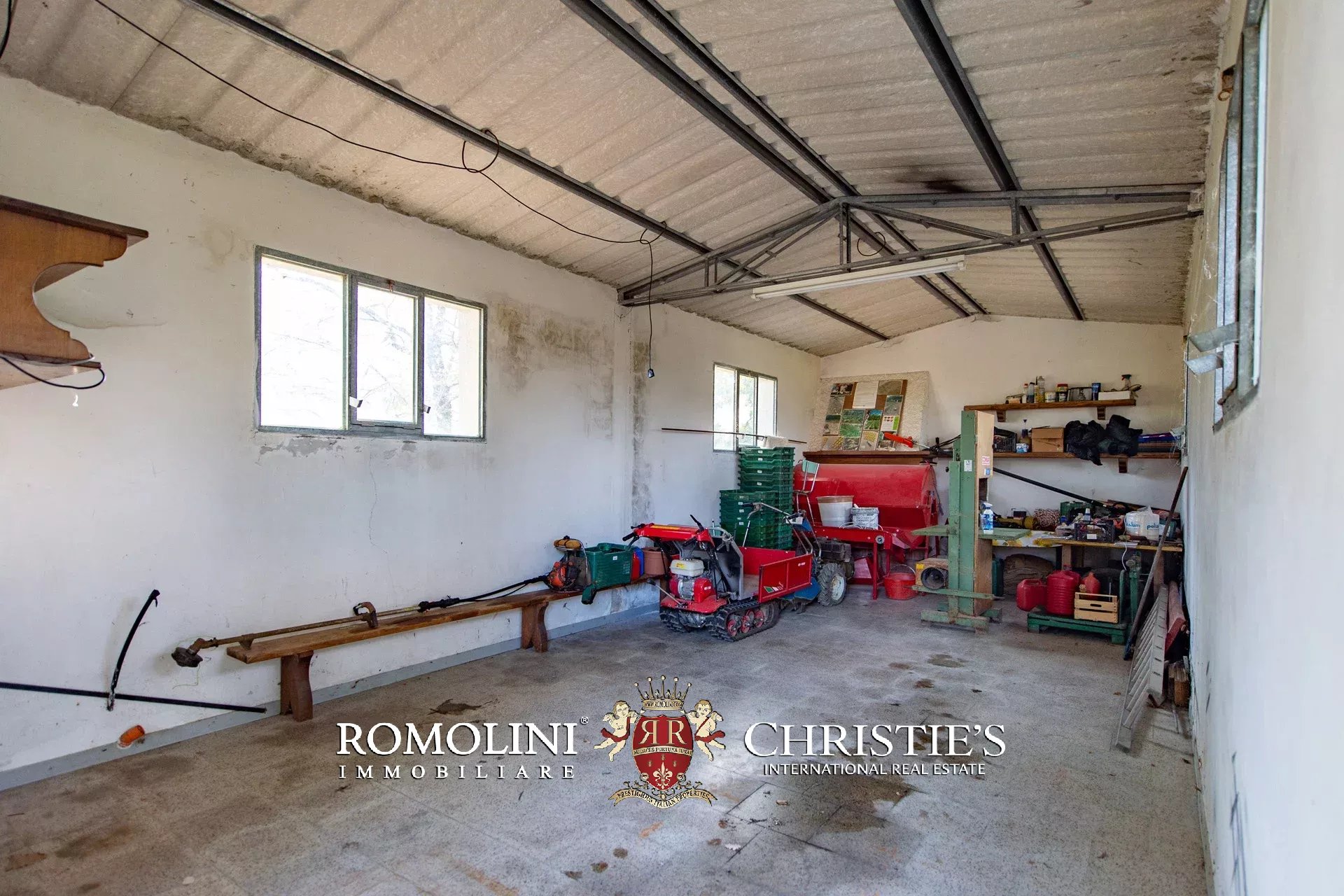 FARMHOUSE WITH PANORAMIC VIEWS FOR SALE IN TUSCANY, CAPRESE MICHELANGELO