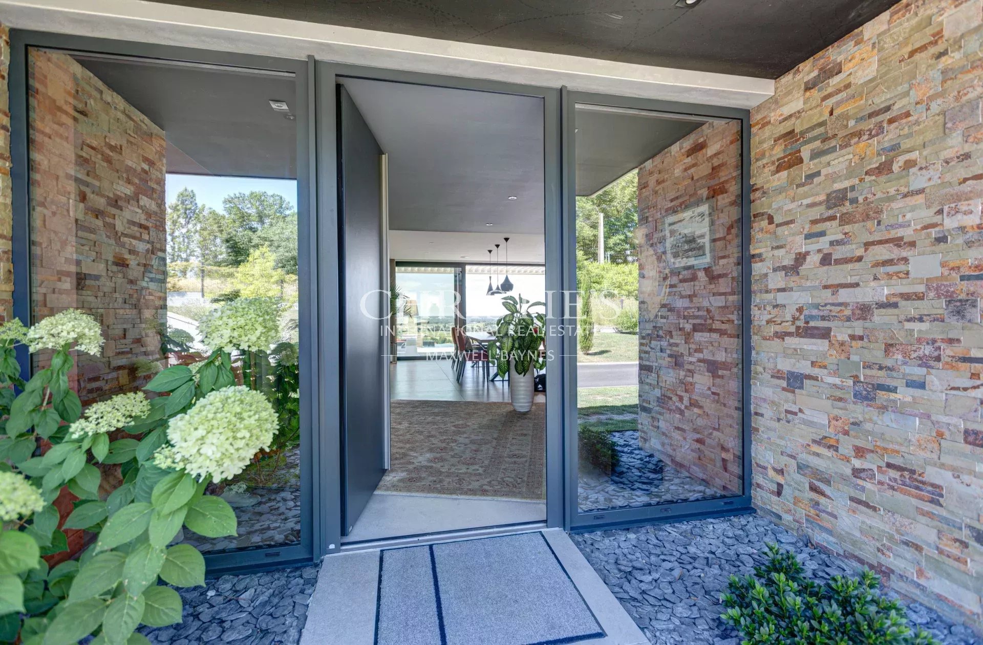 4 Bedroom Villa/Townhouse's Image 5