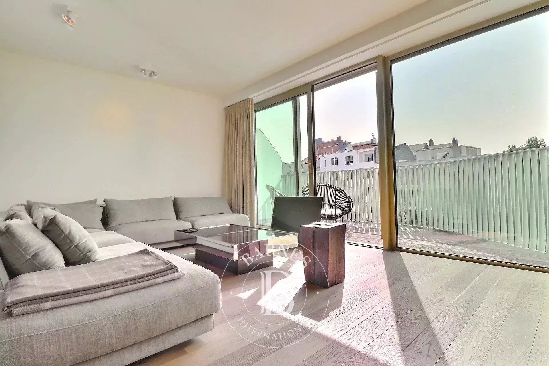 Toison dOr - Penthouse 2ch meublé + terrasse + parking